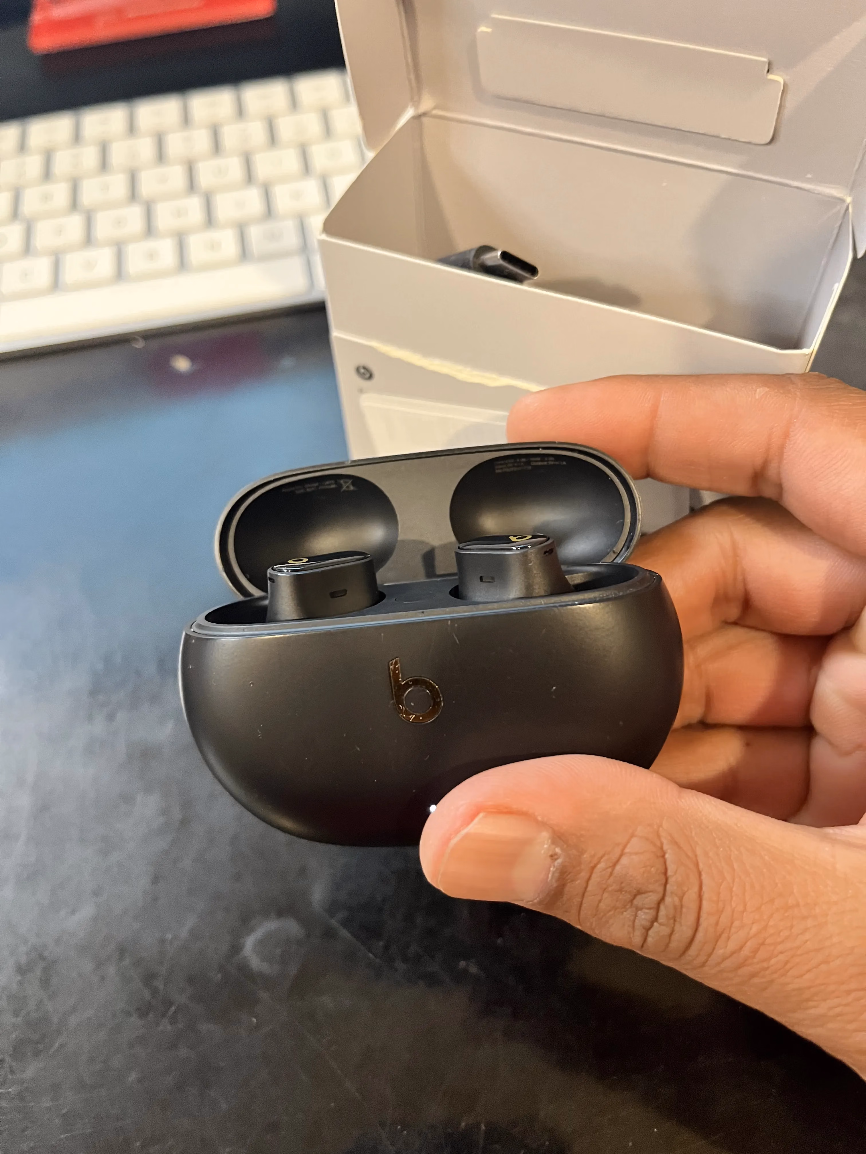 Beats Solo Buds - Wireless Bluetooth Earbuds | 18 Hours of Battery Life | Apple & Android Compatibility | Built-in Microphone - Matte Black thumbnail 3