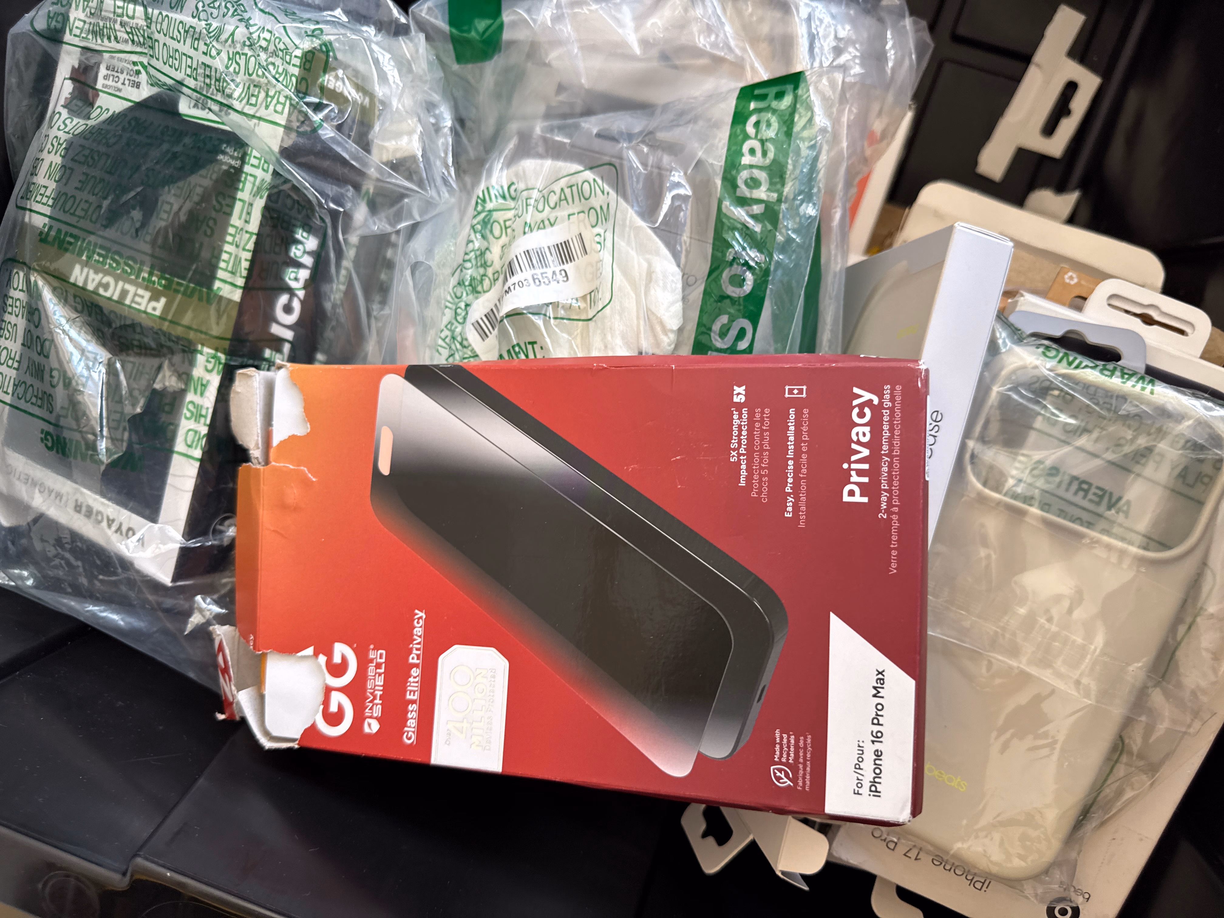 ZAGG Glass Elite Privacy Screen iPhone 16 Pro Max 200114869 | Unit 7522 thumbnail 3