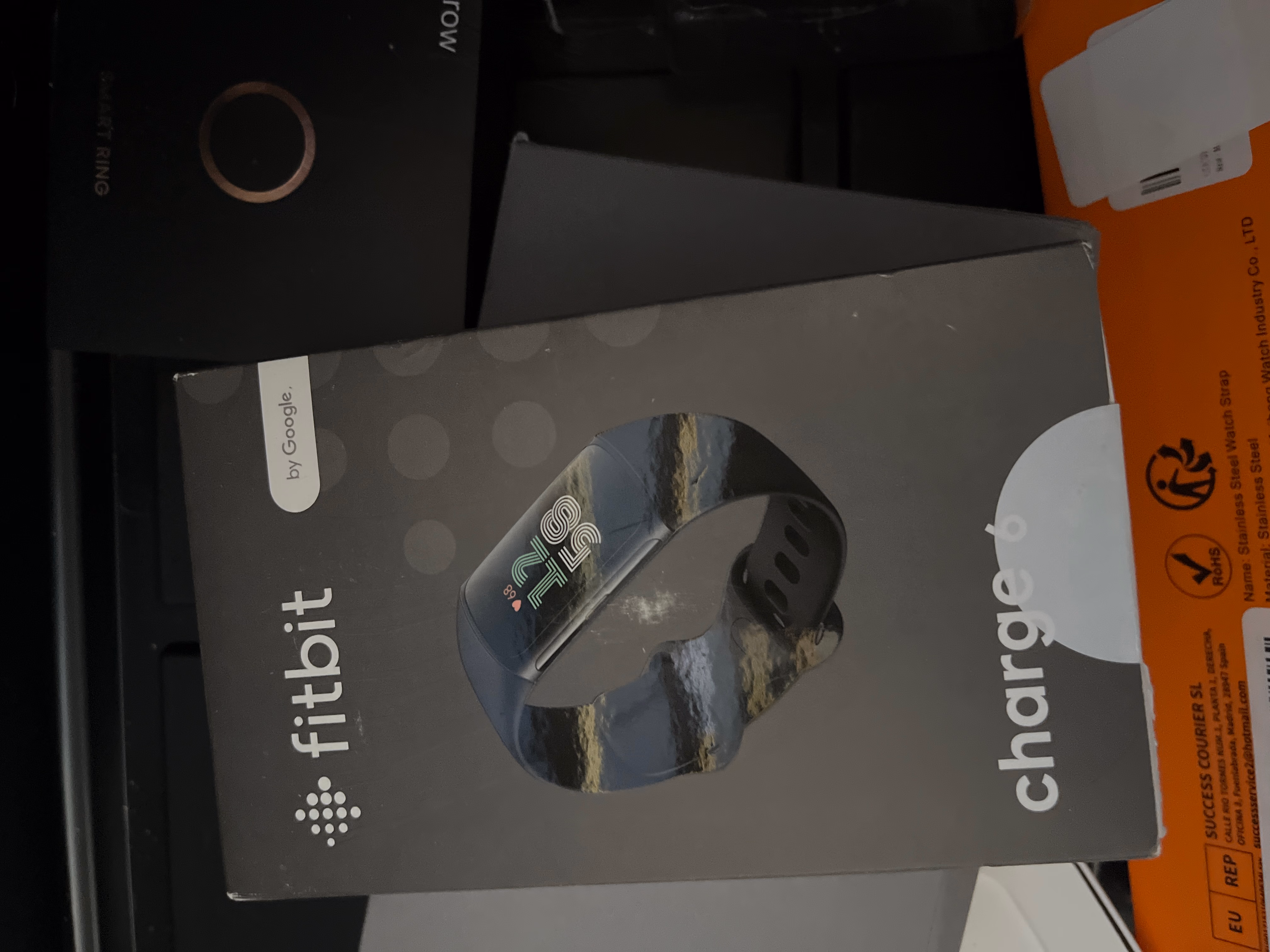 Fitbit Charge 6 Fitness Tracker with Google Obsidian/Black thumbnail 3