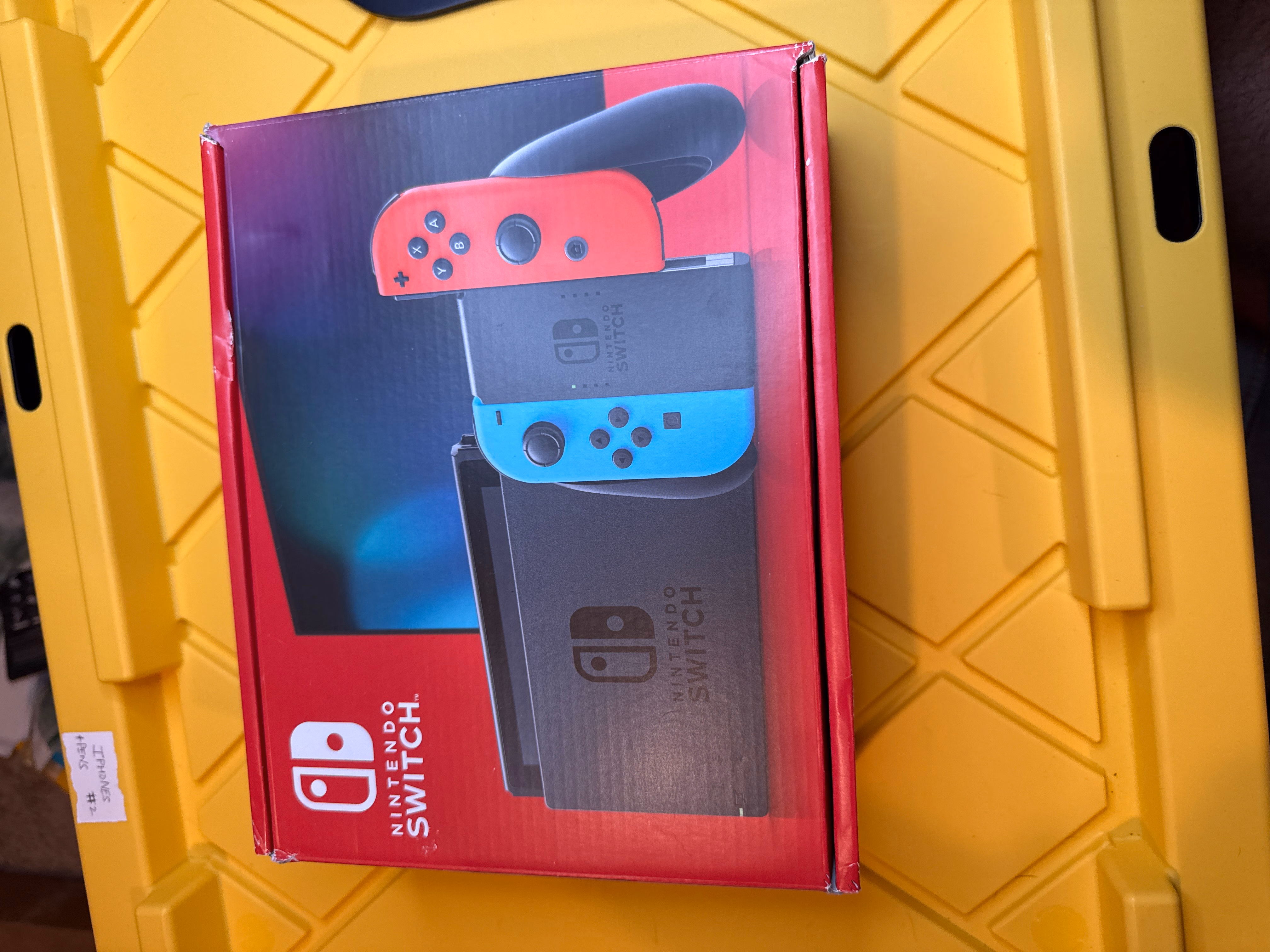 Nintendo Switch with Neon Blue and Neon Red Joy-Con Nacional thumbnail 2
