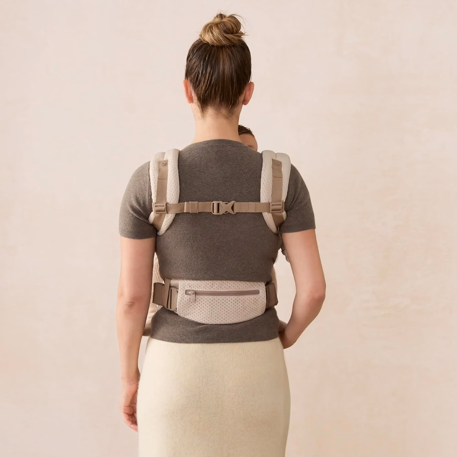 Ergobaby Omni Deluxe Baby Carrier Newborn to Toddler 7-45 Pounds Natural Beige thumbnail 3