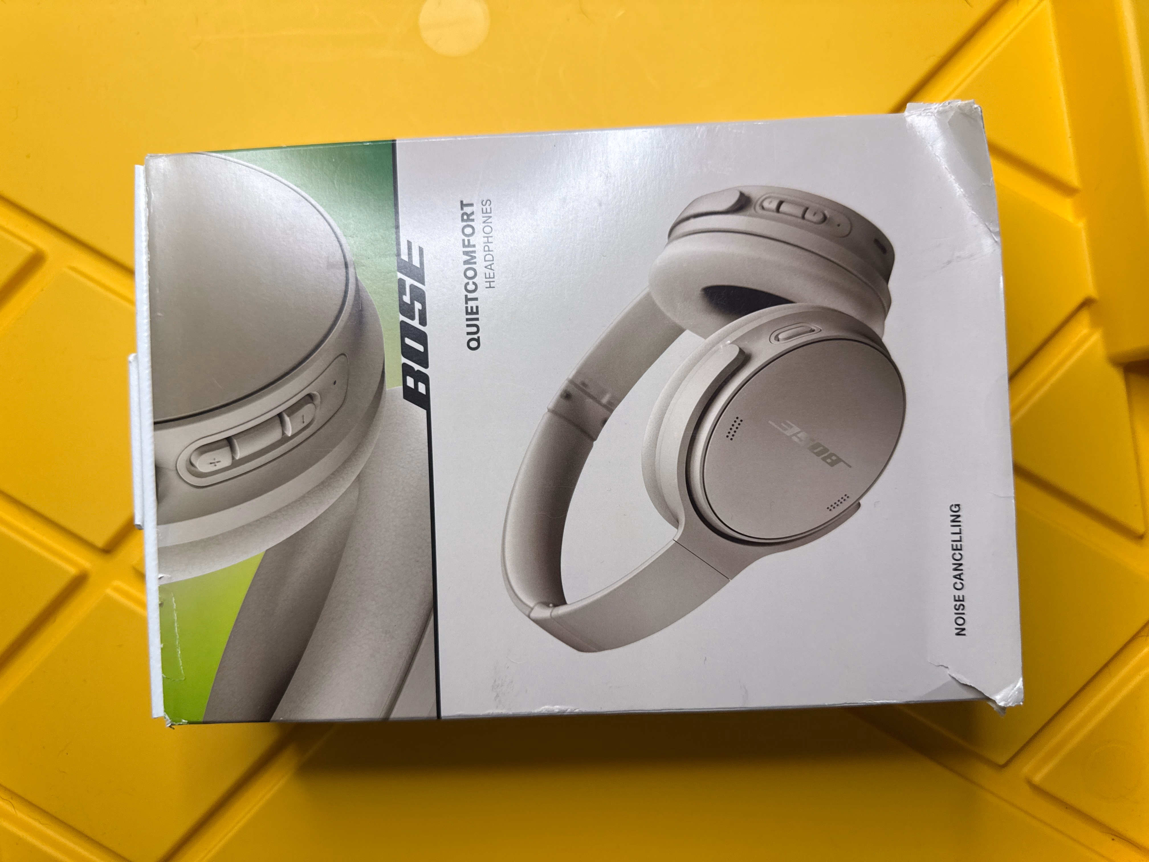 Bose QuietComfort Headphones USB-C Charging Deep Bass Sandstone thumbnail 2