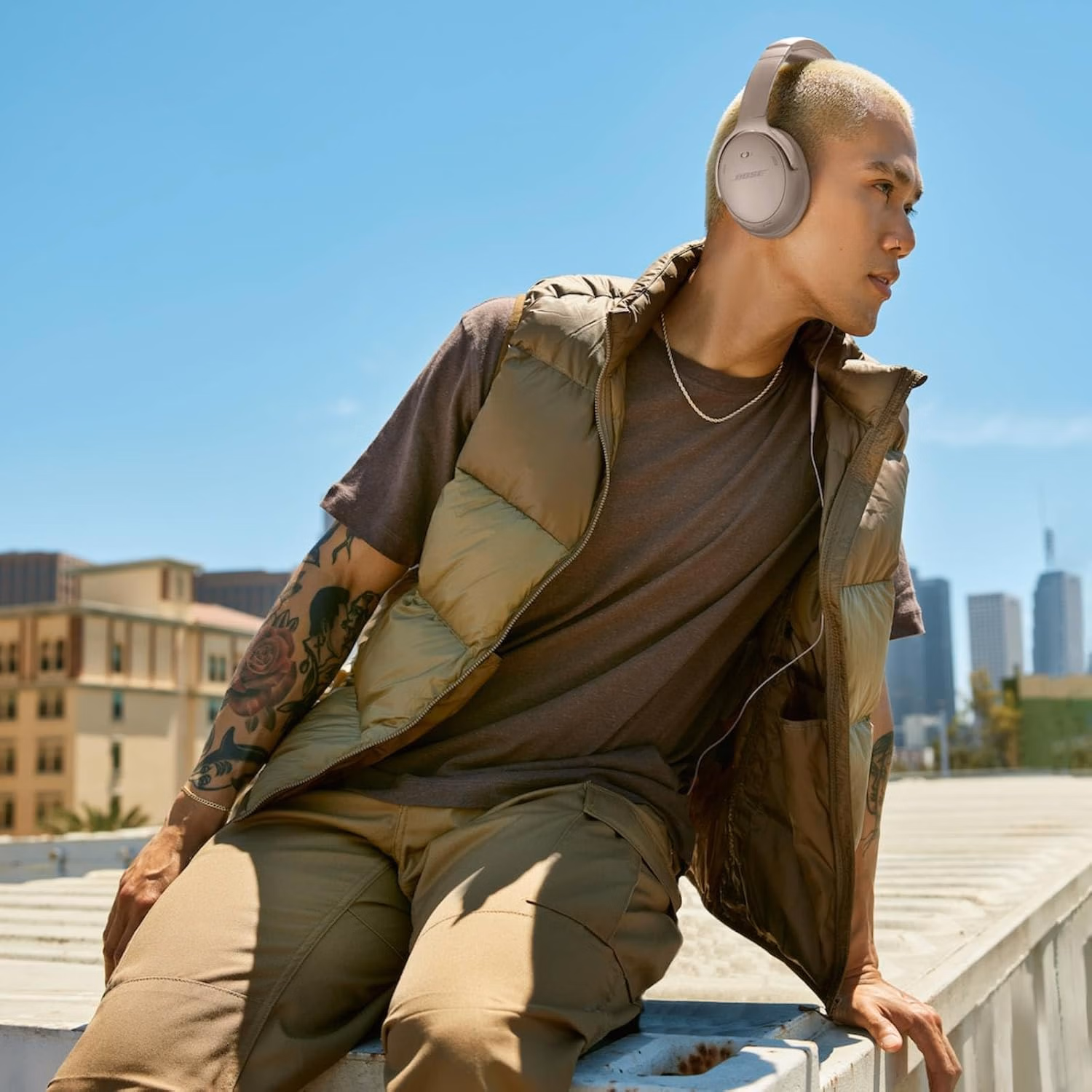 Bose QuietComfort Headphones USB-C Charging Deep Bass Sandstone thumbnail 6