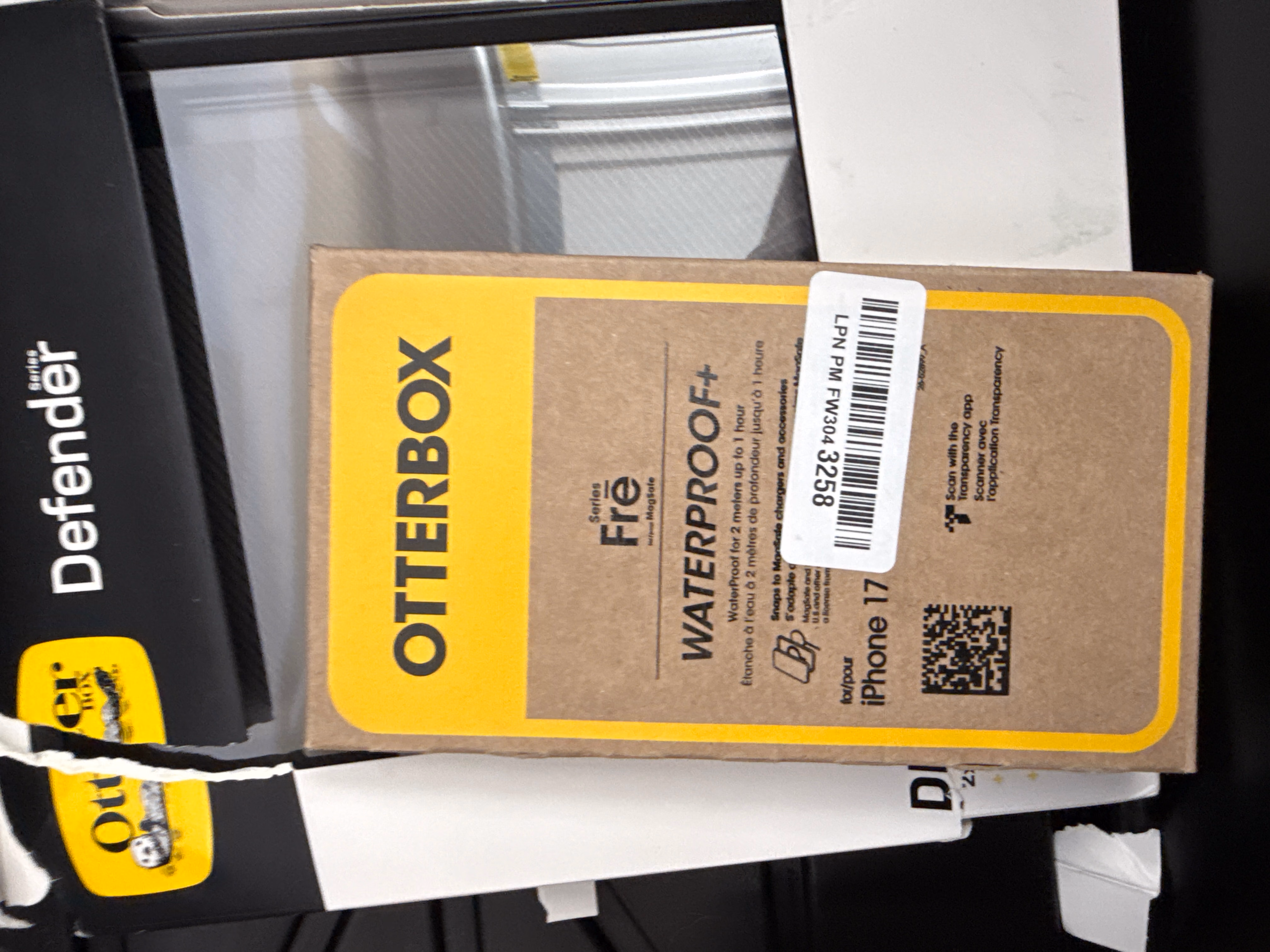 OtterBox iPhone 17 Pro FRĒ Series Waterproof Case IP68 Black thumbnail 2
