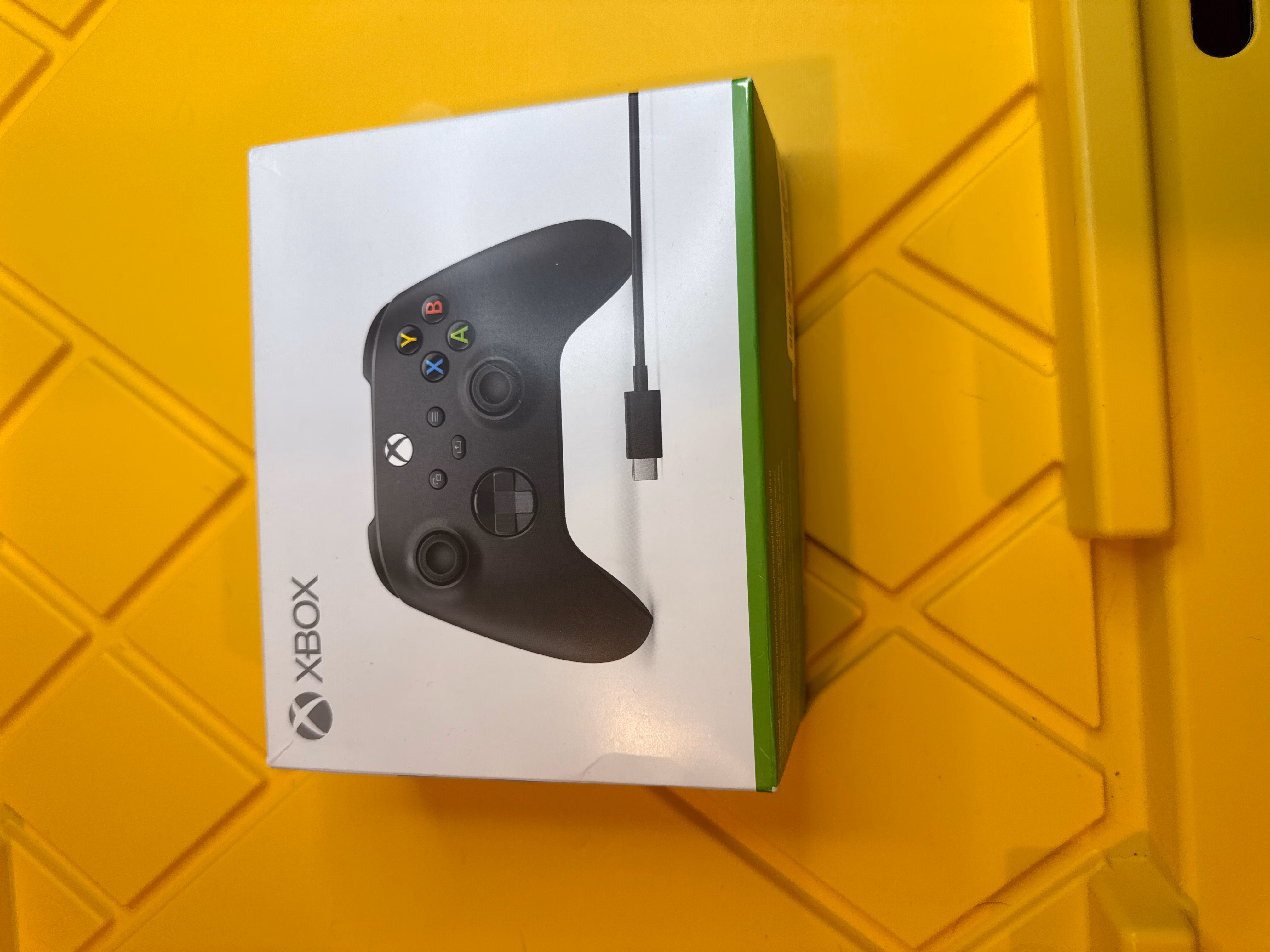 Xbox Wireless Gaming Controller + USB-C® Cable 2025 FireTV Sticks Carbon Black thumbnail 2