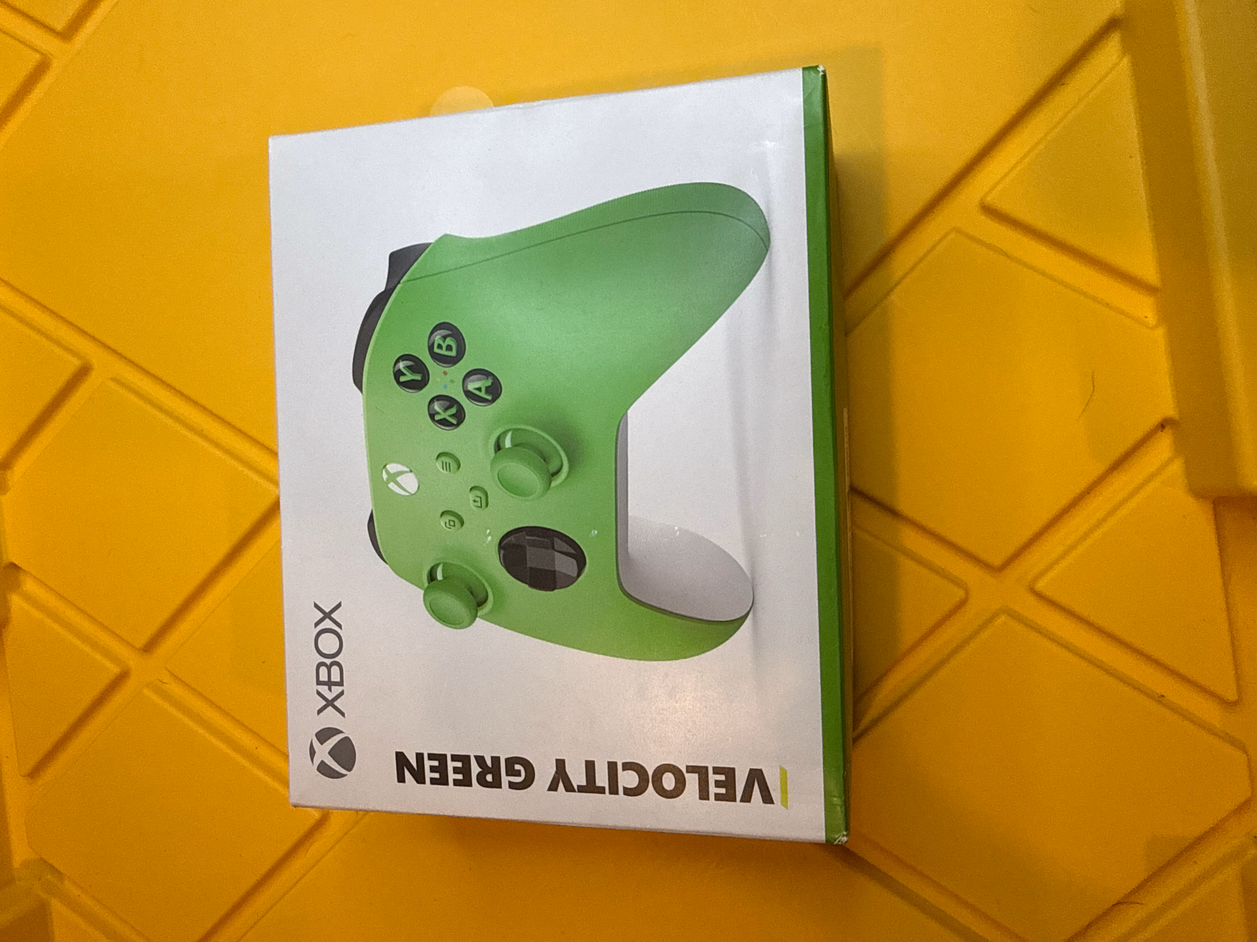 Xbox Wireless Gaming Controller 2025 Velocity Green thumbnail 2