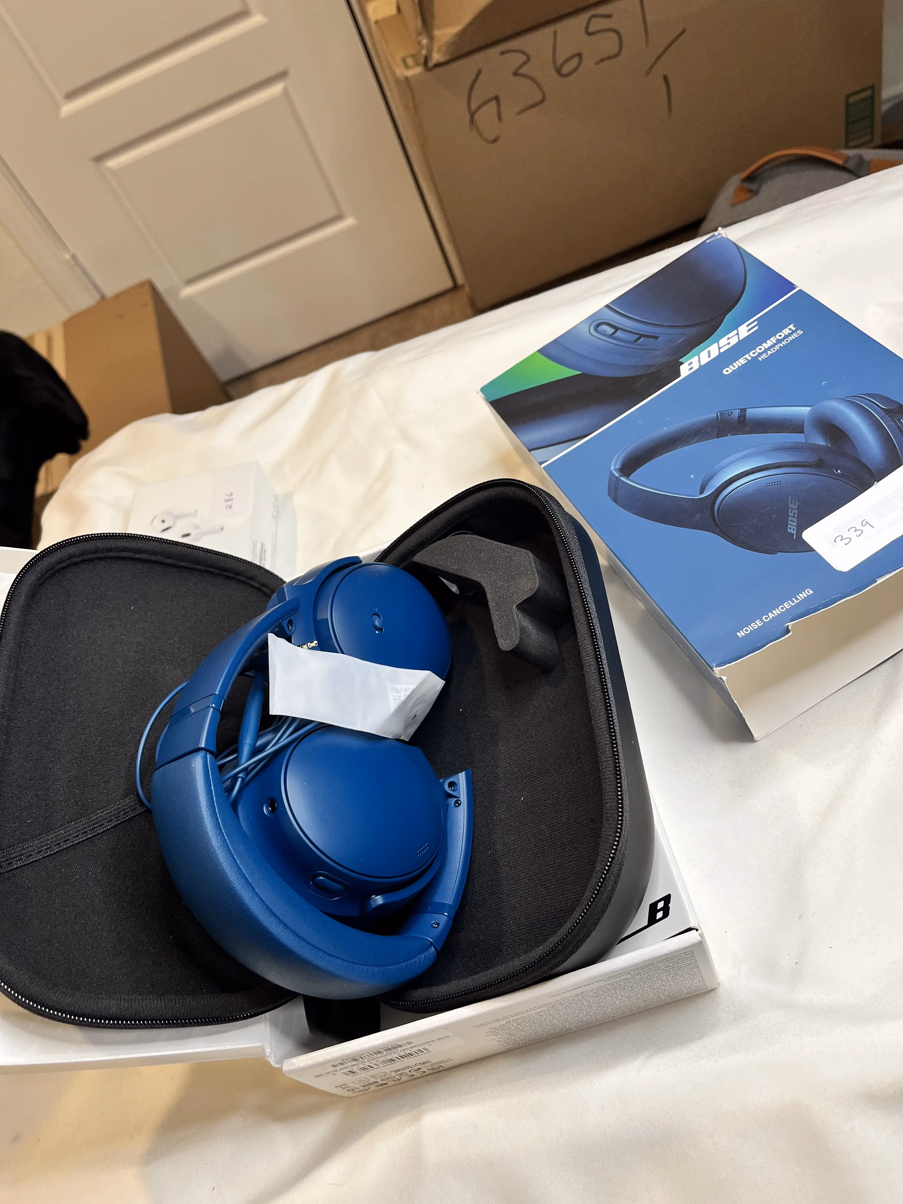 Bose QuietComfort Headphones - Wireless Bluetooth Headphones, Active Over Ear Noise Cancelling and Mic, USB-C Charging, Deep Bass, Up to 24 Hours of Playtime, Twilight Blue - Limited Edition Color thumbnail 4