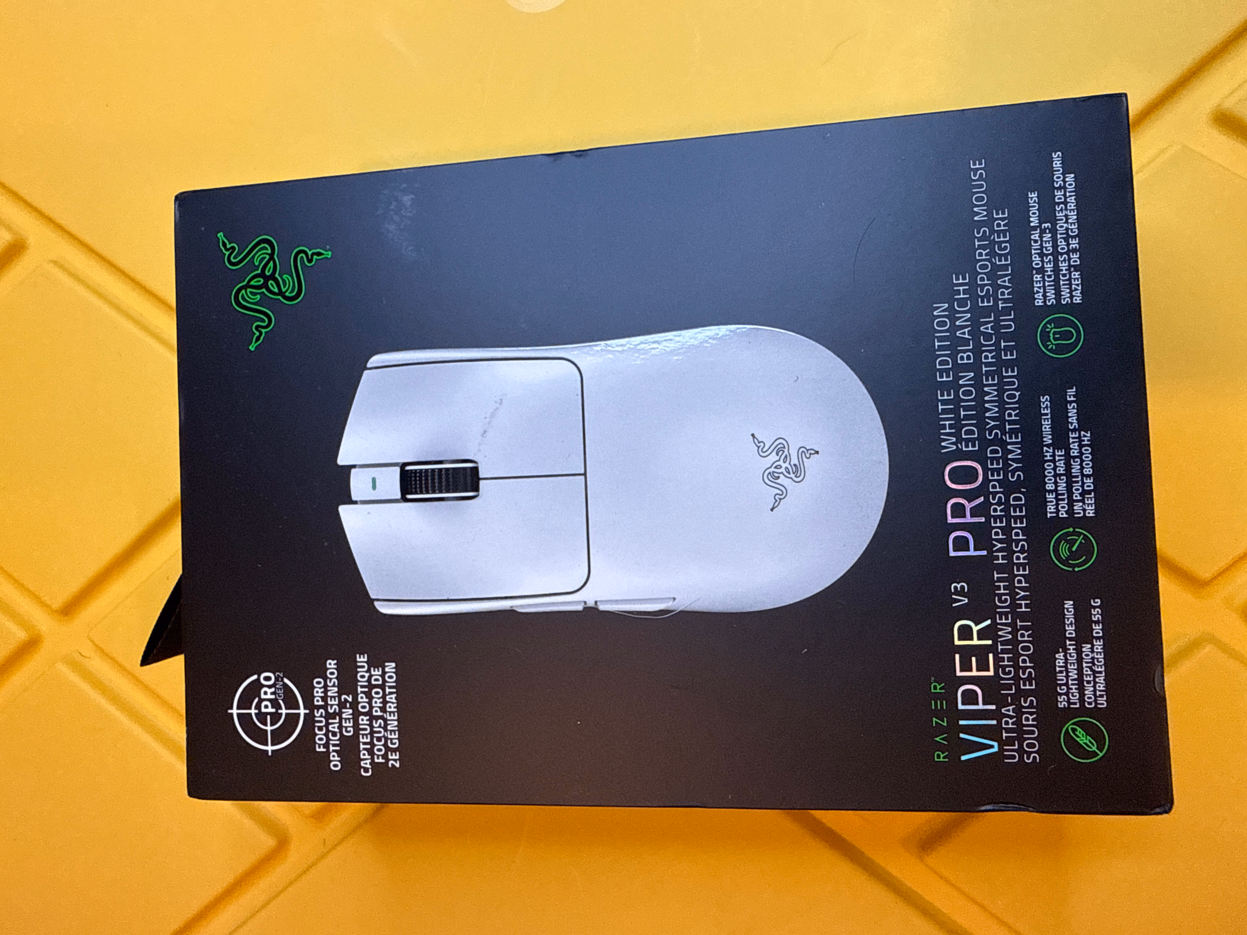 Razer Viper V3 Pro Wireless Esports Gaming Mouse 8K Polling White thumbnail 2