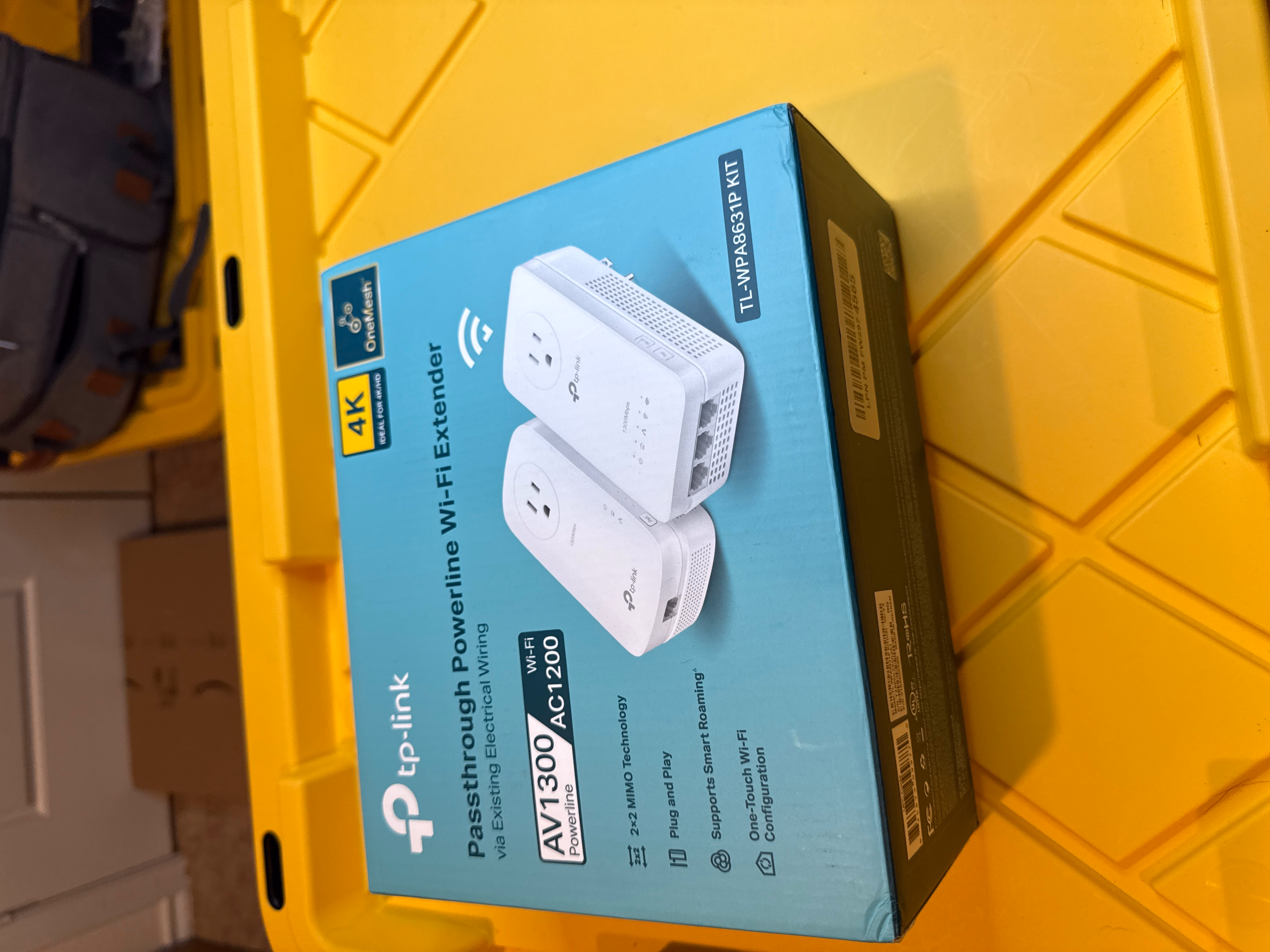 TP-Link Powerline WiFi Extender TL-WPA8631P KIT- Includes Passthrough thumbnail 2