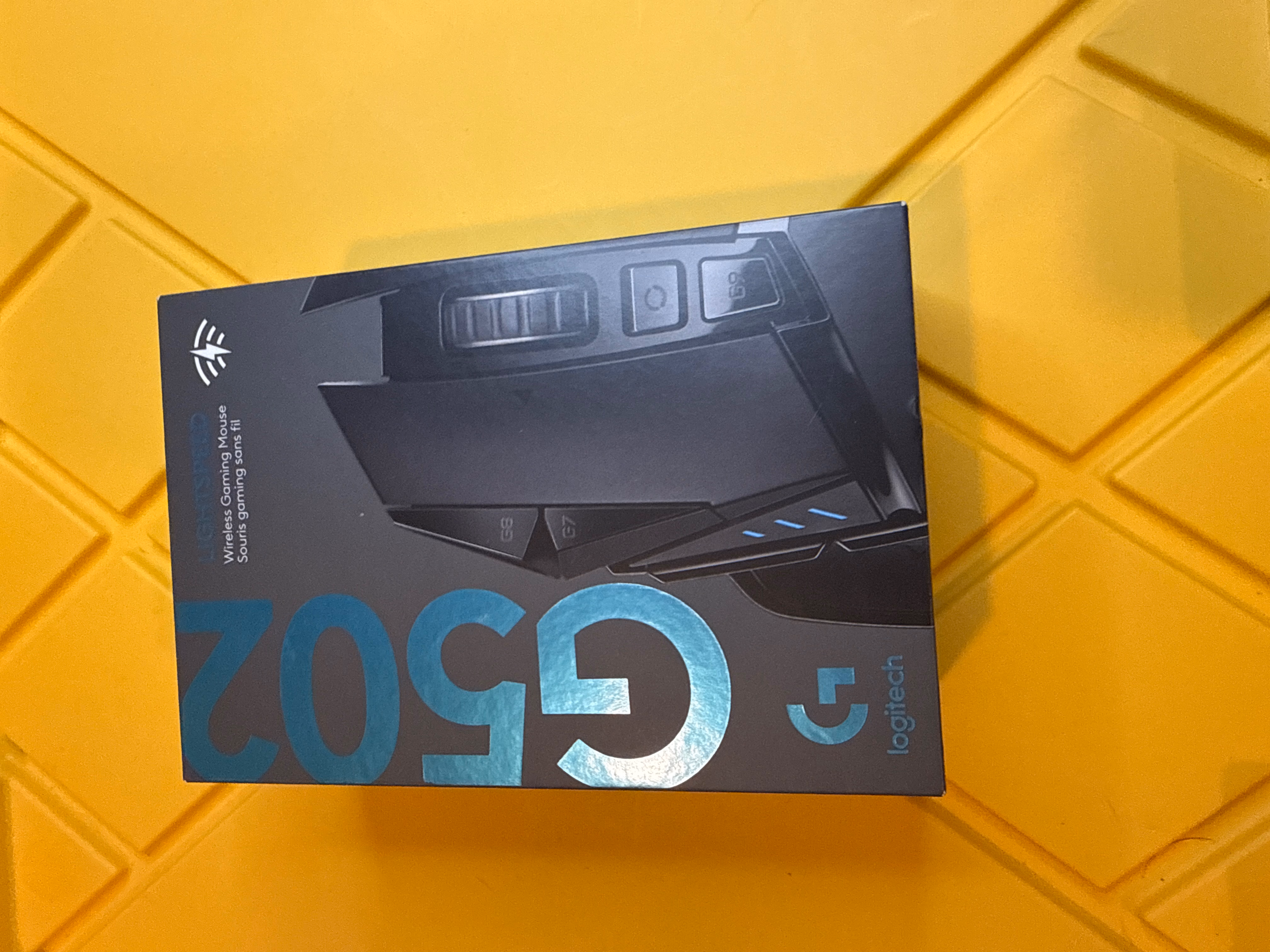 Logitech G502 Lightspeed Wireless Gaming Mouse with Hero 25K Sensor Black thumbnail 2