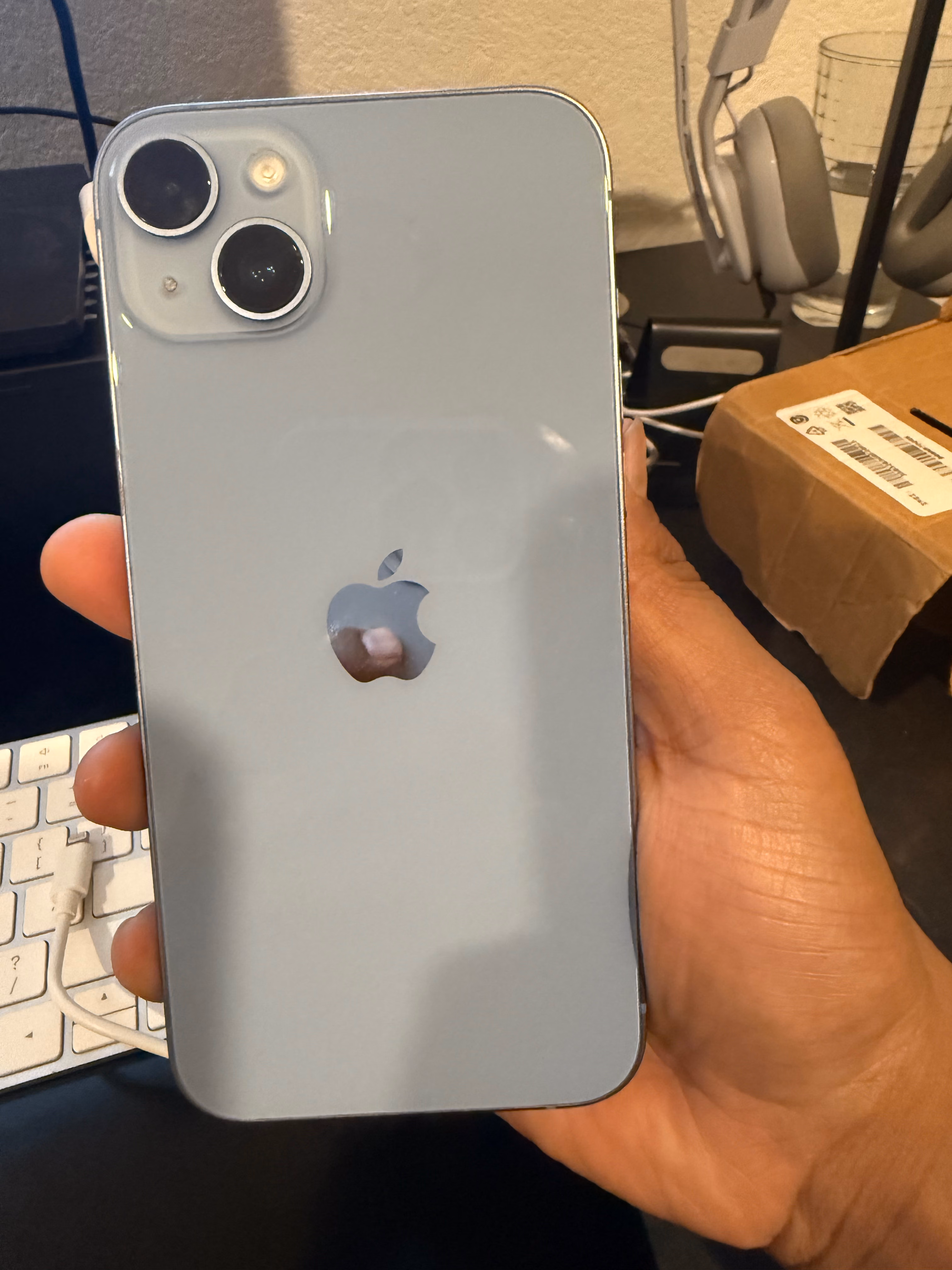 Apple iPhone 14 Plus, 128GB, Blue - Unlocked (Amazon Renewed) thumbnail 2