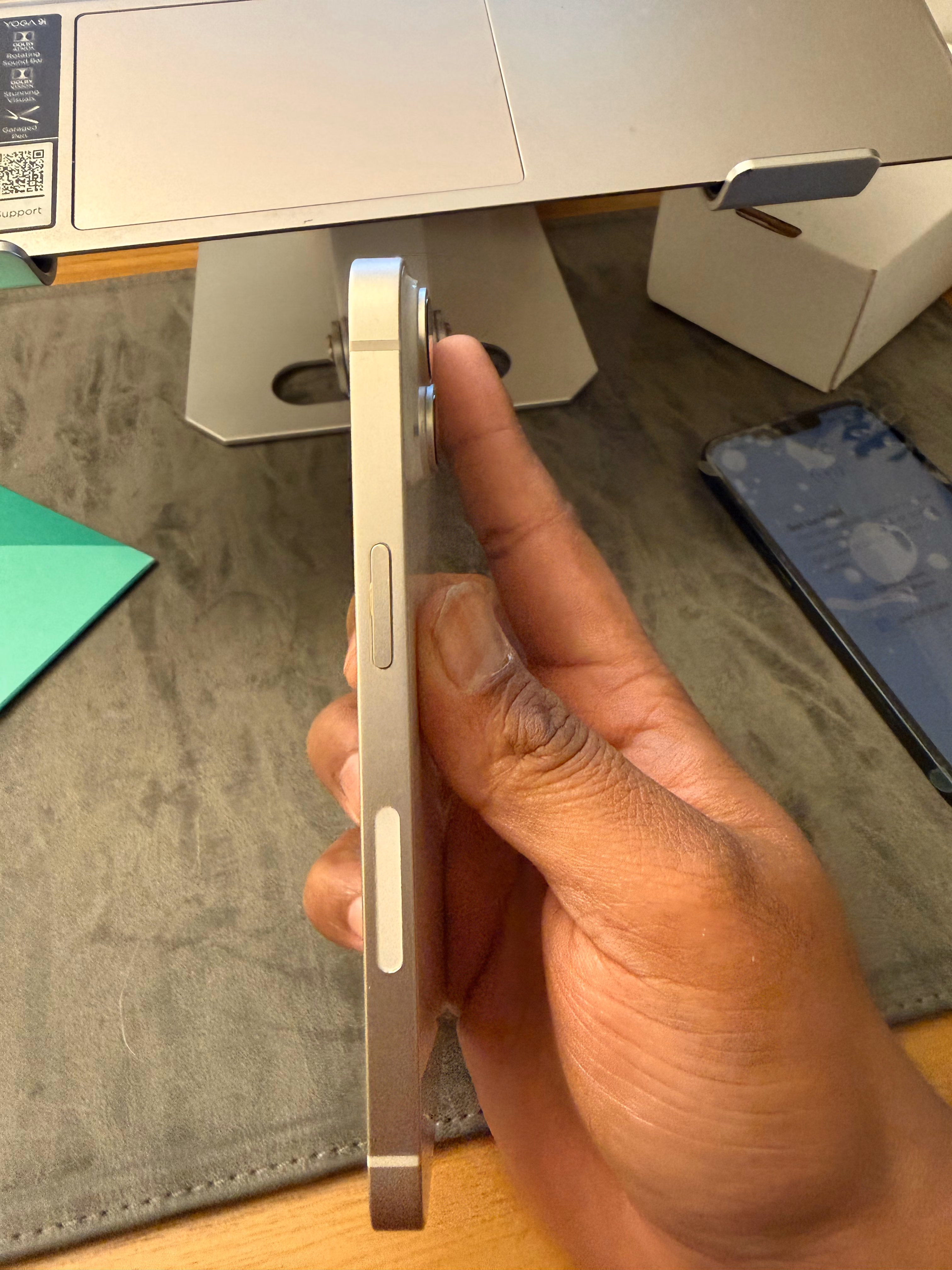 Apple iPhone 14, 128GB, Starlight - Unlocked (Amazon Renewed) thumbnail 4