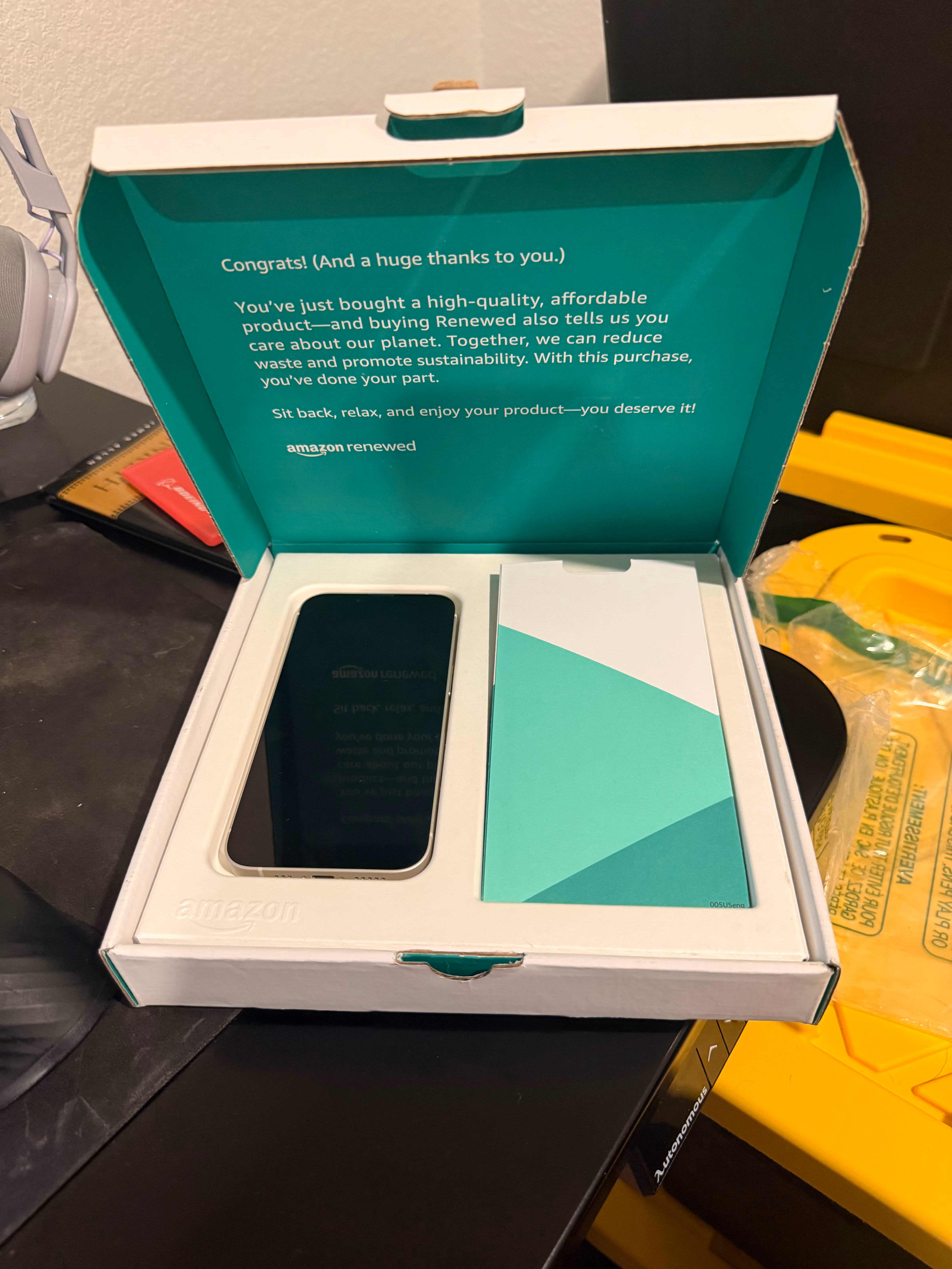 Apple iPhone (Amazon Renewed Premium) 14, 128GB, Starlight - Unlocked (Brand New) thumbnail 4