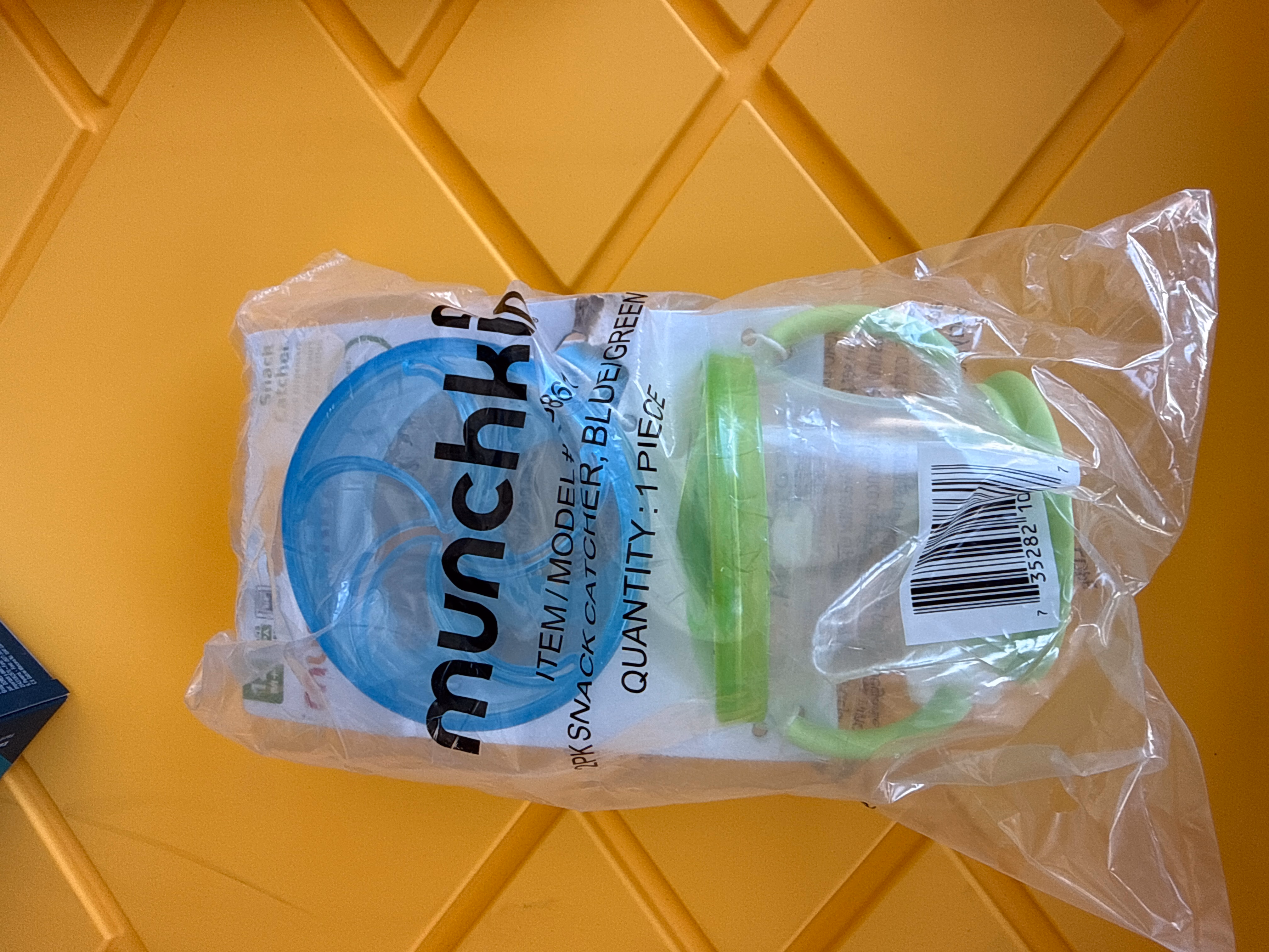 Munchkin Snack Catcher Toddler Snack Cups No Spill 2 Pack Blue/Green thumbnail 3