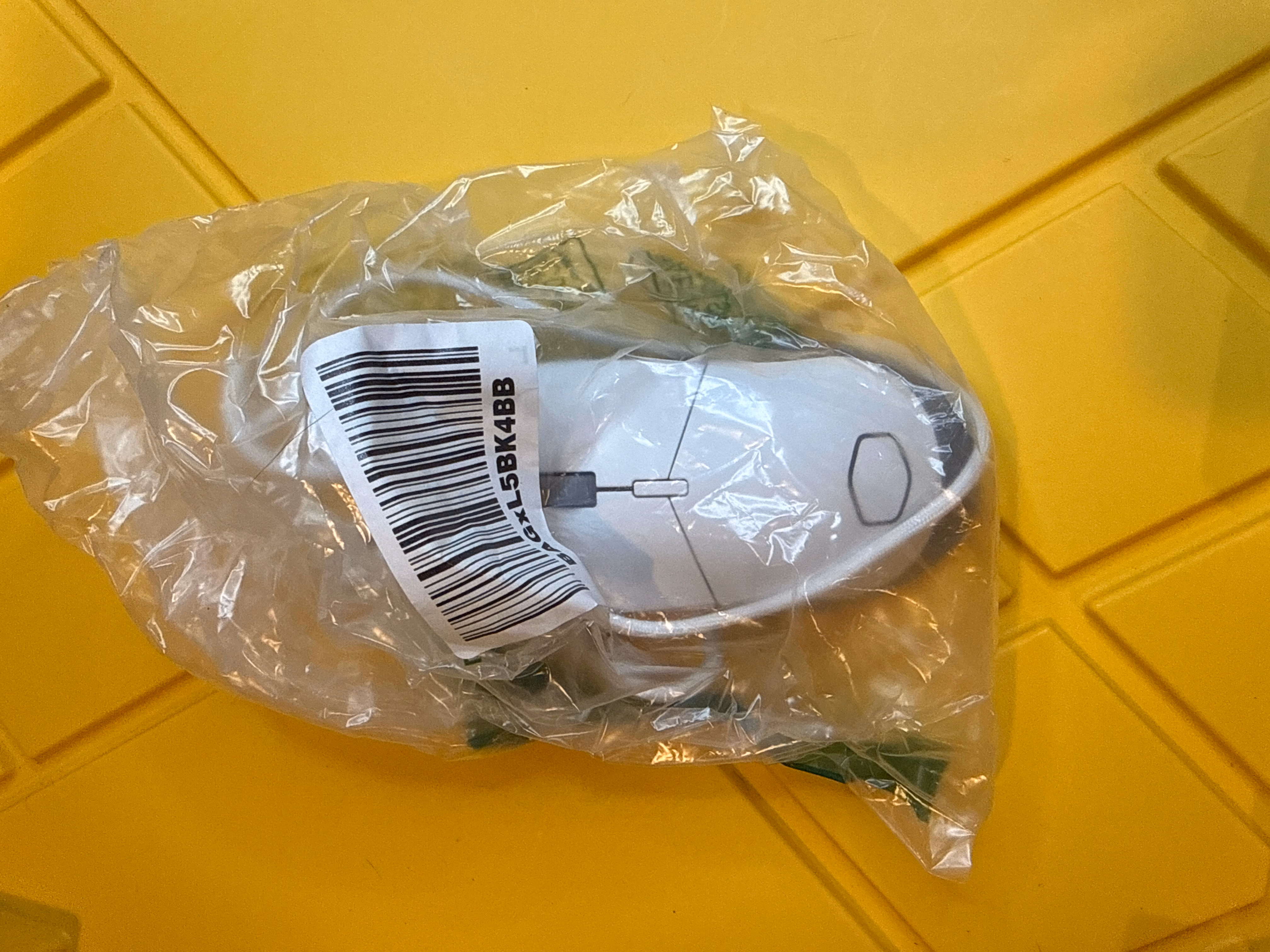 Cooler Master MM310 Wire Gaming Mouse White thumbnail 2