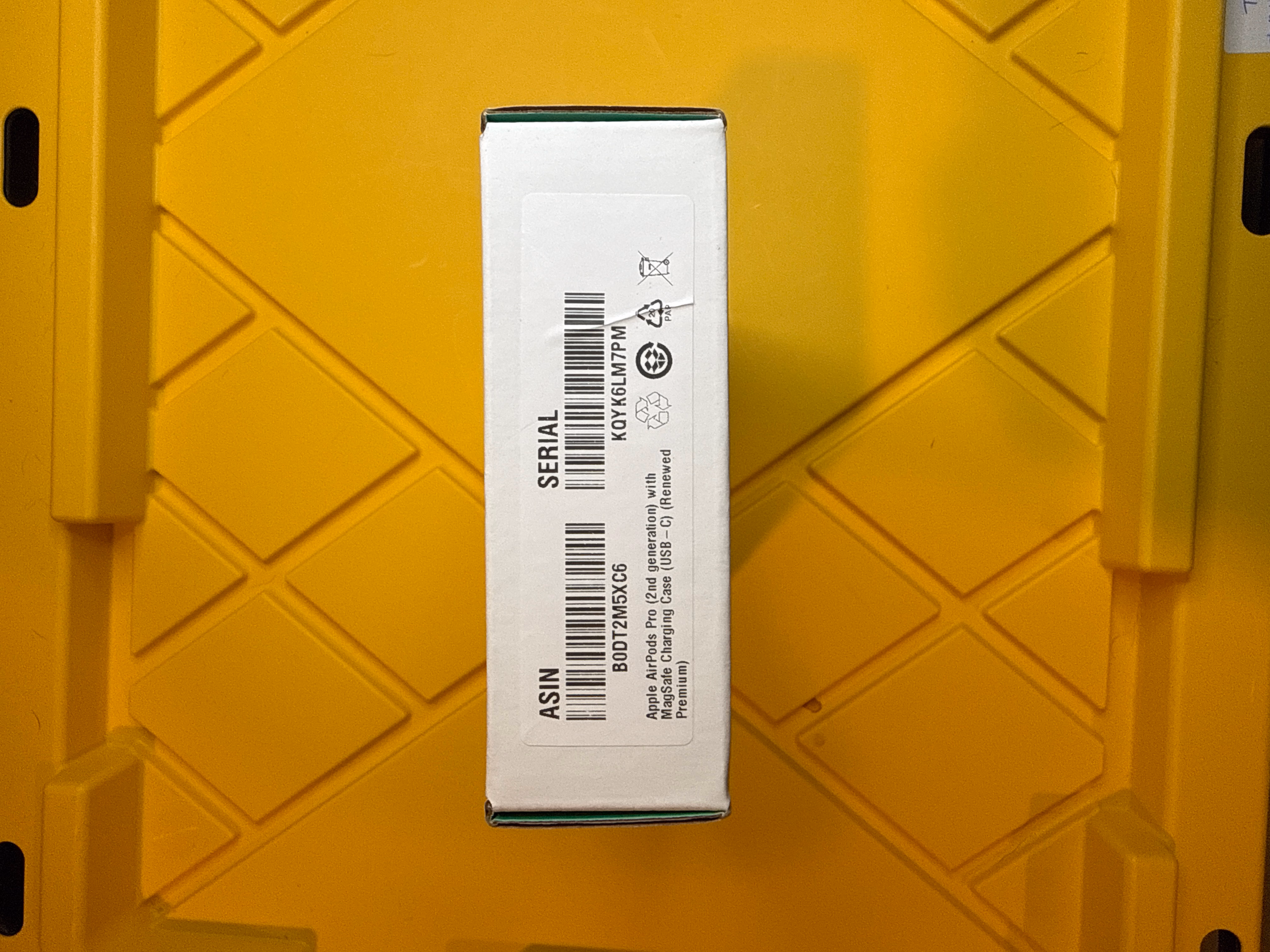 Apple AirPods Pro (2nd Generation) with MagSafe | Unit 1897 thumbnail 5
