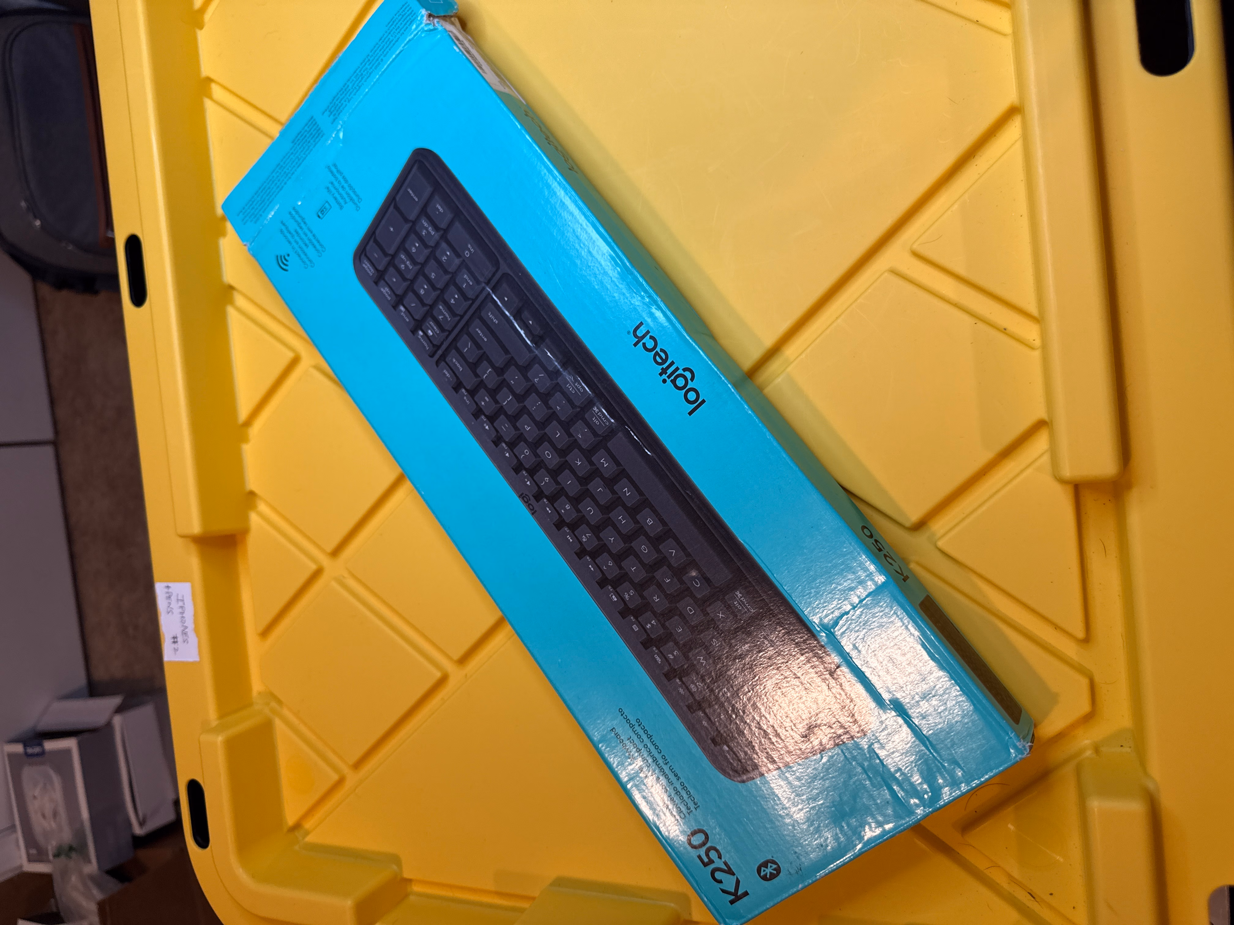 Logitech K250 Bluetooth Keyboard with Numpad Graphite thumbnail 2