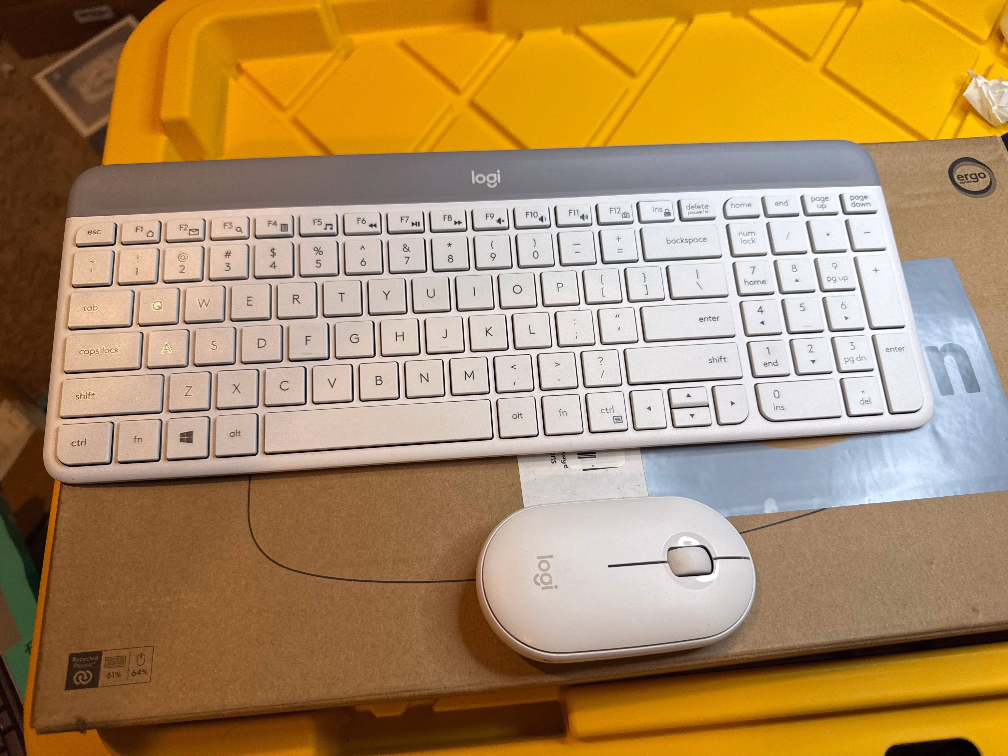 Logitech MK470 Slim Wireless Keyboard and Mouse Combo - Modern Compact Layout, Ultra Quiet, 2.4 GHz USB Receiver, Plug n' Play Connectivity, Compatible with Windows - Off White thumbnail 2