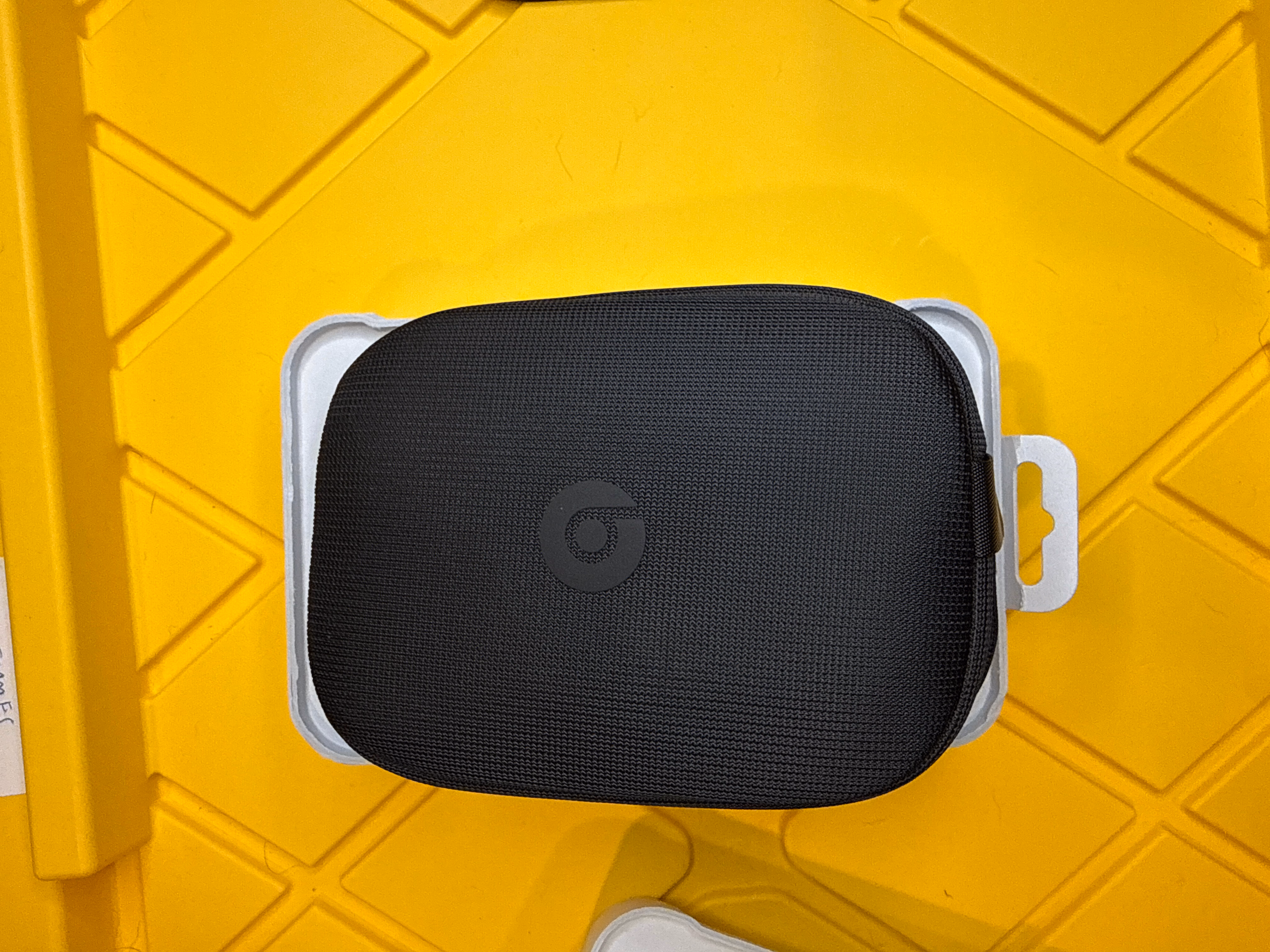Beats Solo 4 MUW23LL/A Matte Black – Open Box thumbnail 5