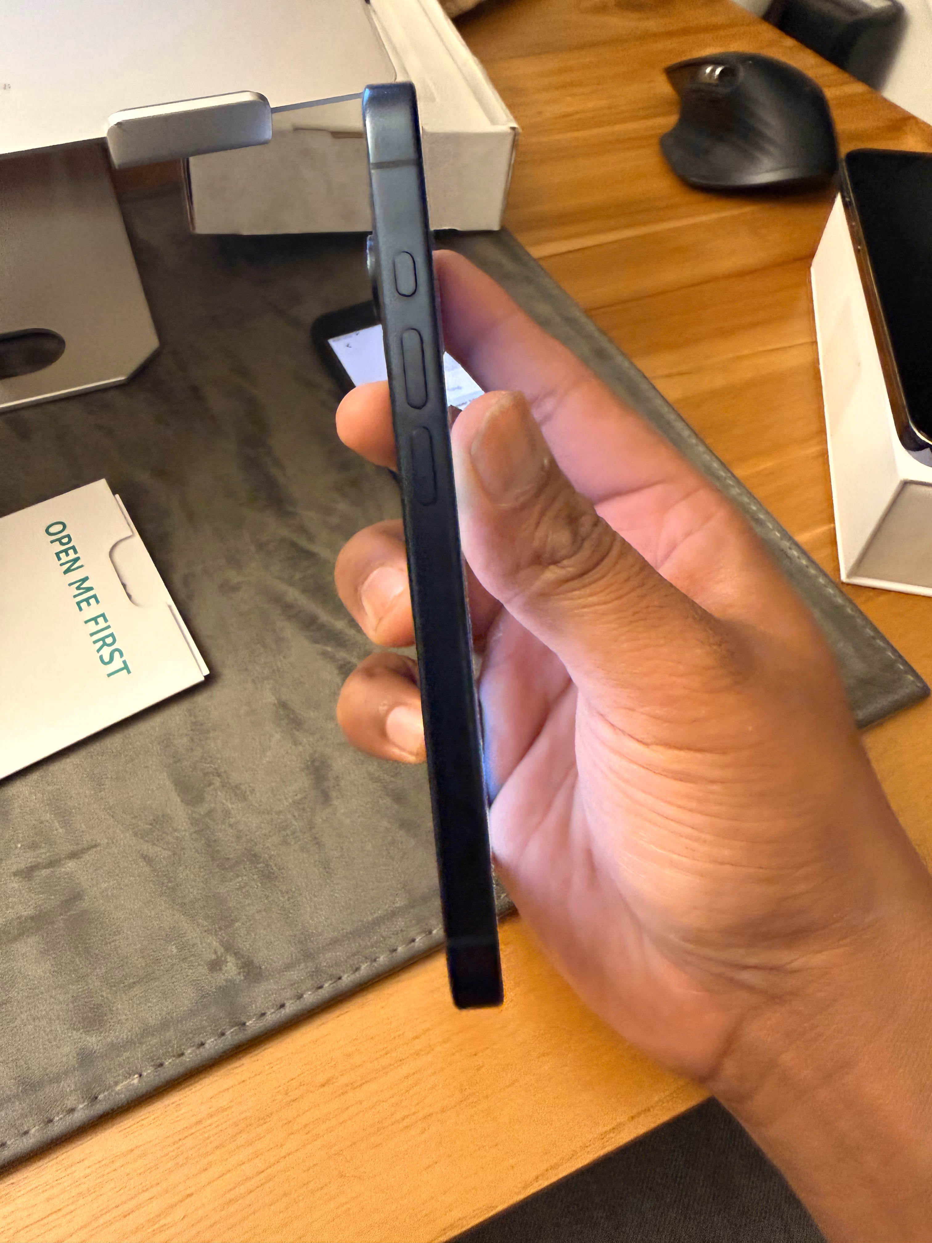 Apple iPhone 15 Pro 128GB Unlocked Blue Titanium | Unit 2647 thumbnail 4