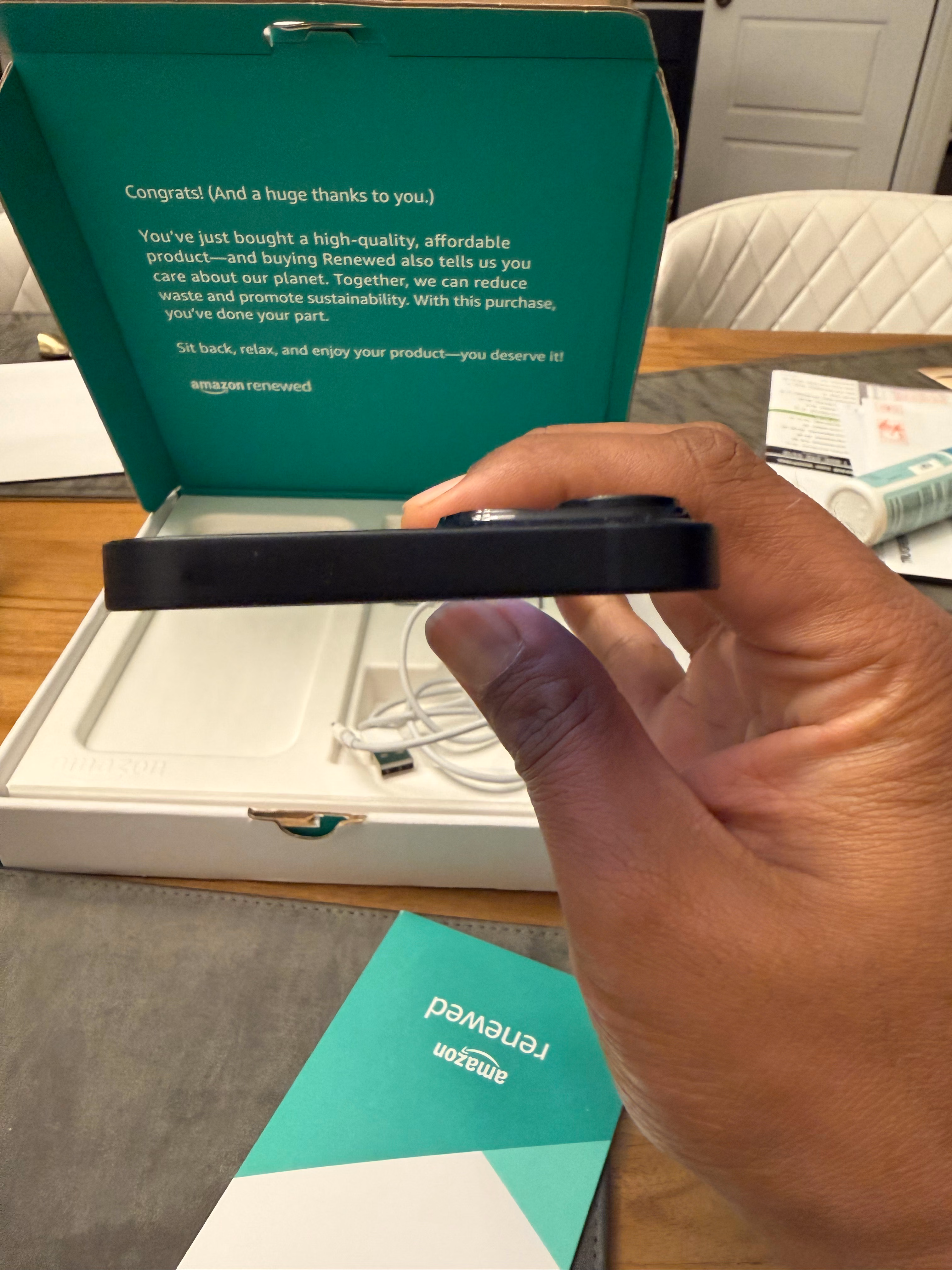 Apple iPhone (Amazon Renewed Premium) 14, 256GB, Midnight - Unlocked thumbnail 5