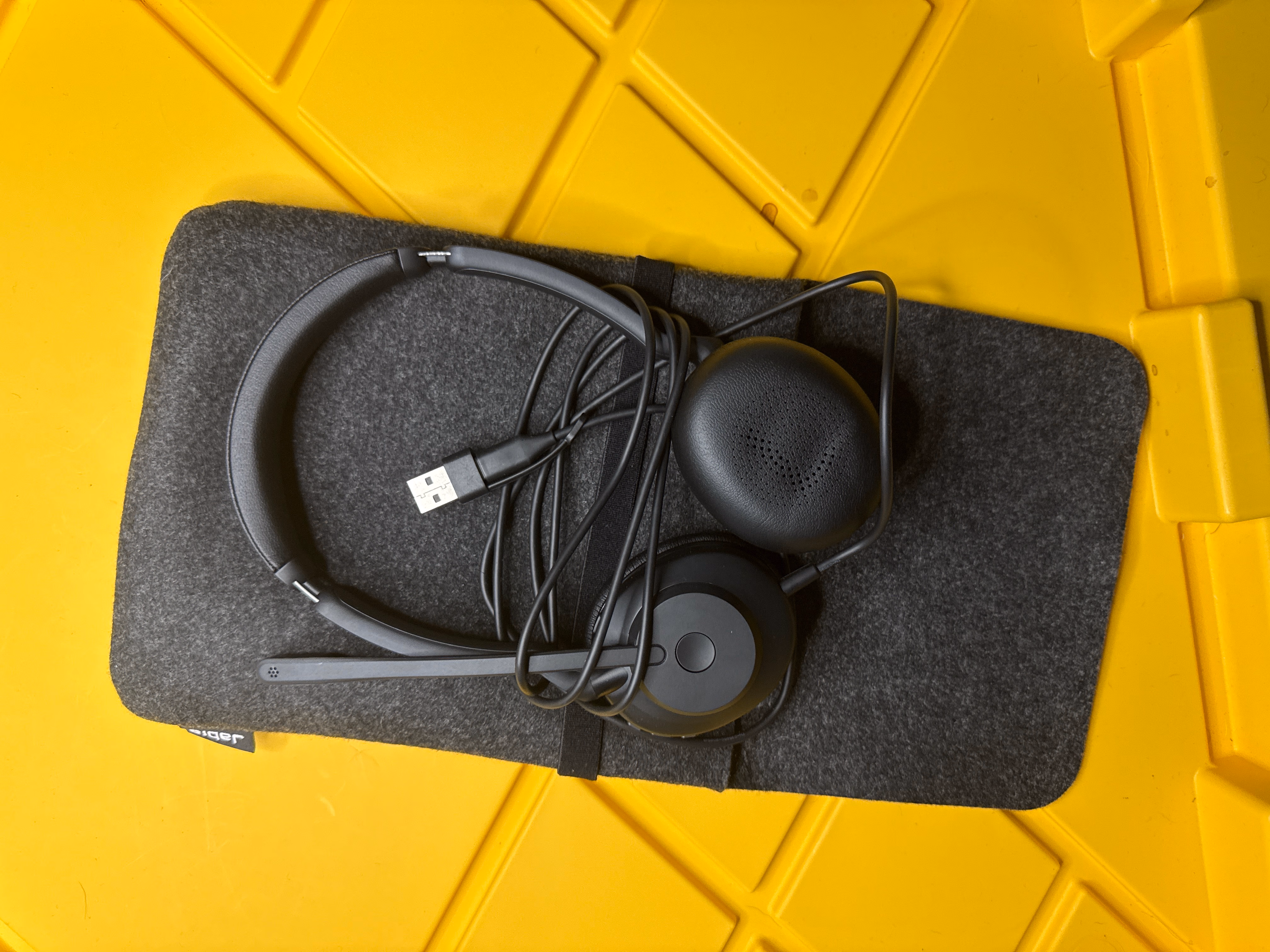 Jabra Evolve2 30 SE (2025 Version) Wired Dual-Ear Black thumbnail 3