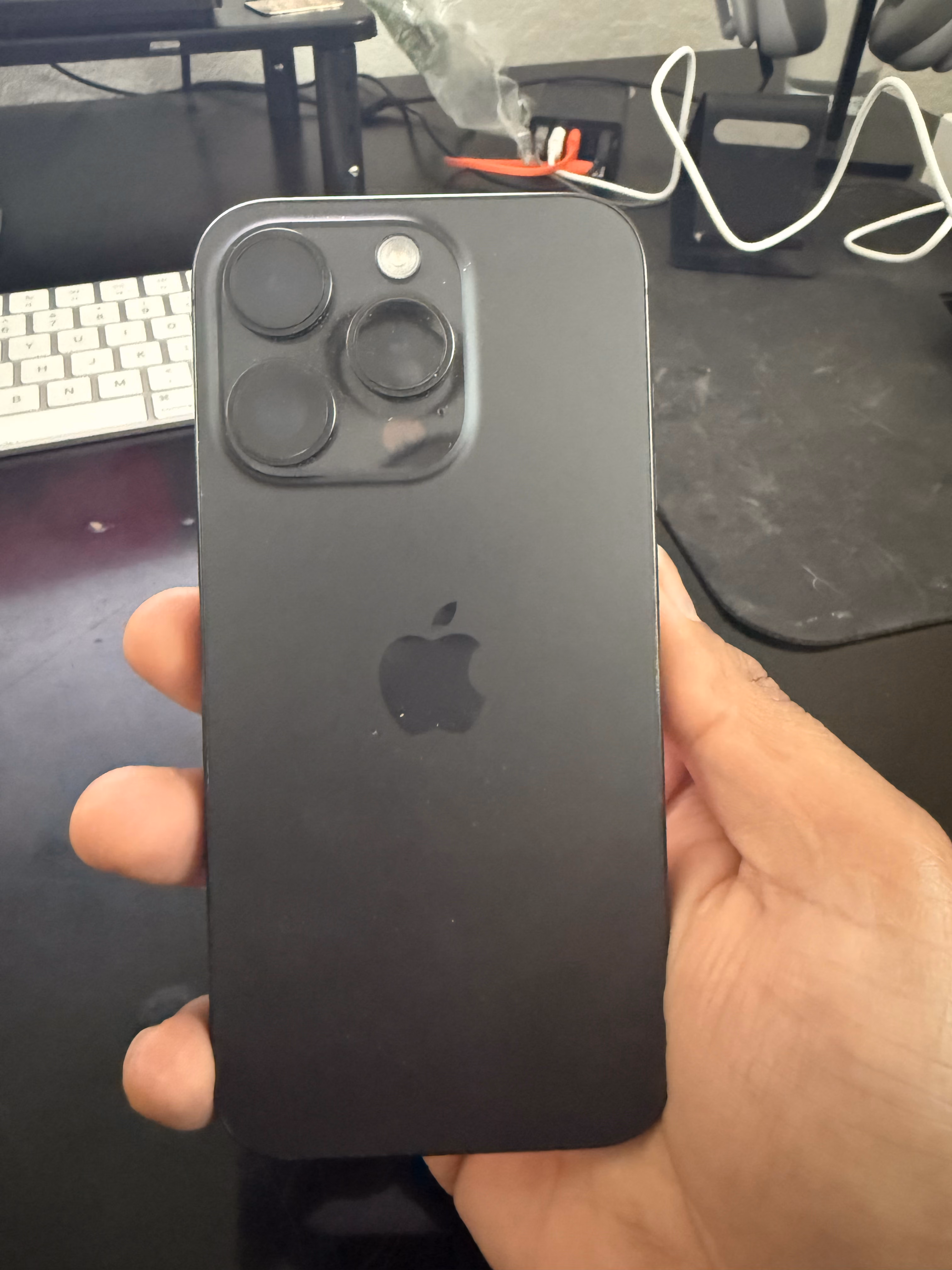 Apple iPhone (Amazon Renewed Premium) 15 Pro, 128GB, Black Titanium - Unlocked thumbnail 2