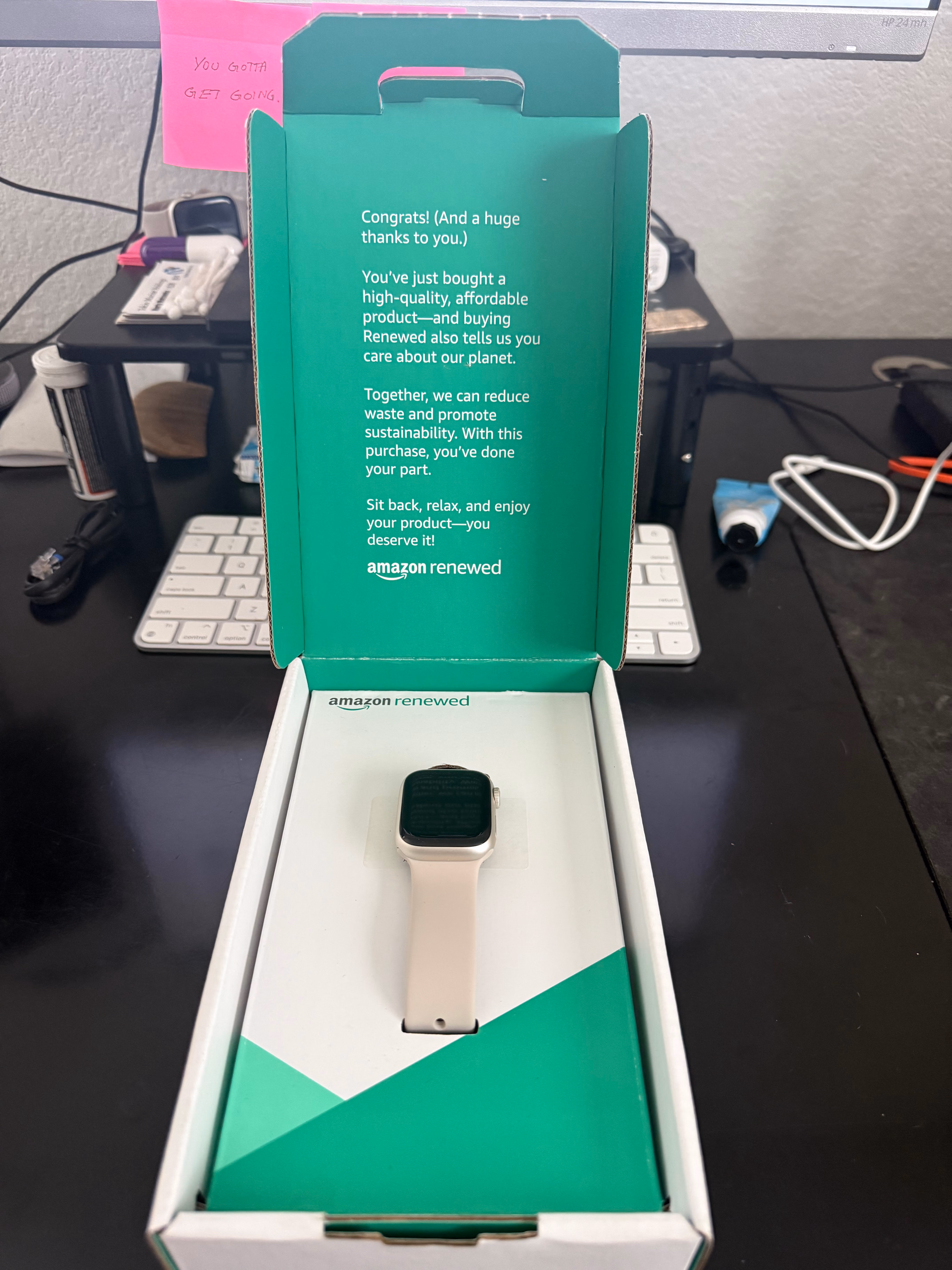 Apple Watch Series 9 [GPS 41mm] Starlight Aluminum Case with Starlight Sport Band M/L (Amazon Renewed Premium) thumbnail 2