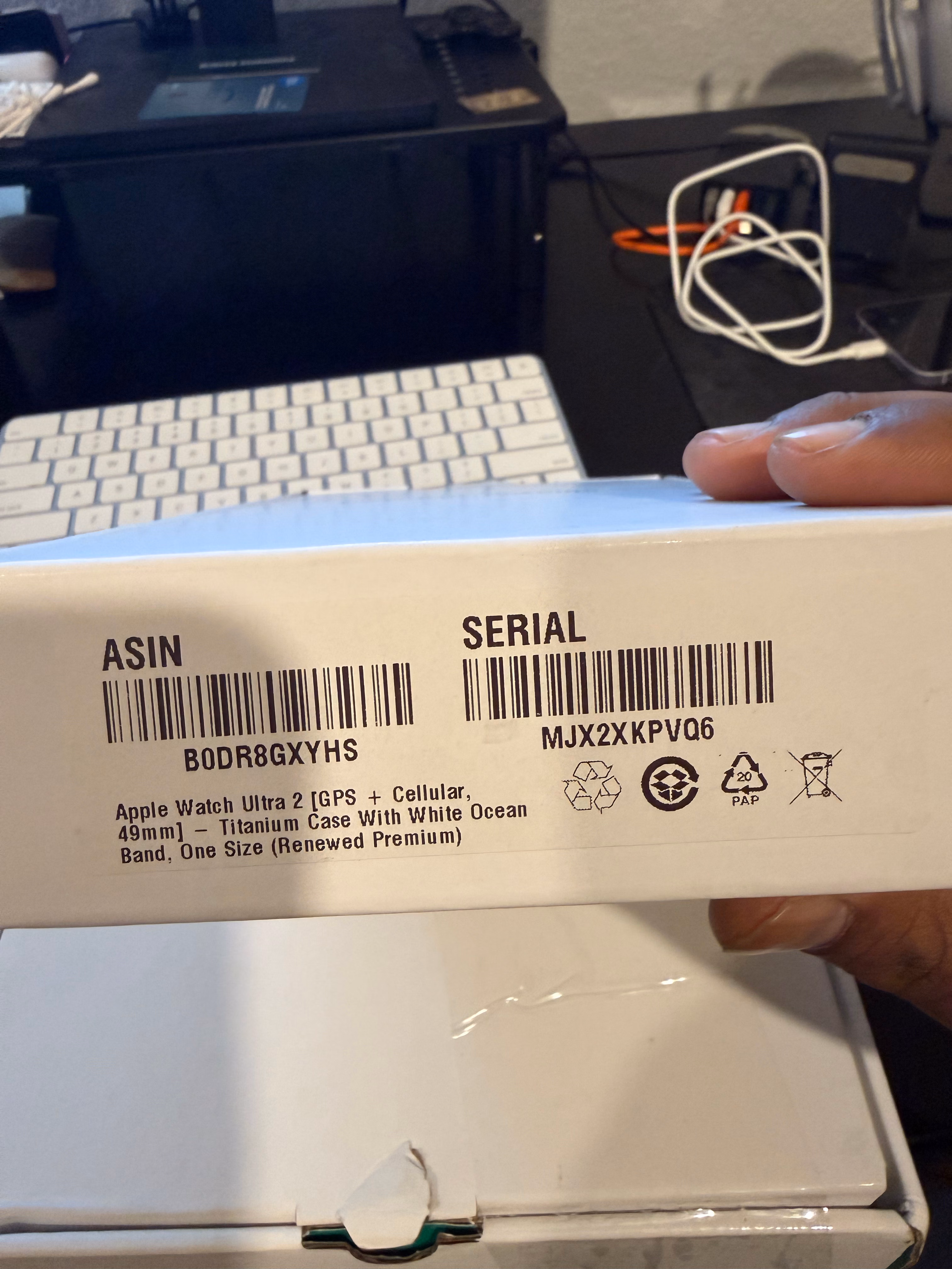 Apple Watch Ultra 2 [GPS + Cellular, 49mm] - Titanium Case With White Ocean Band, One Size (Amazon Renewed Premium) thumbnail 4