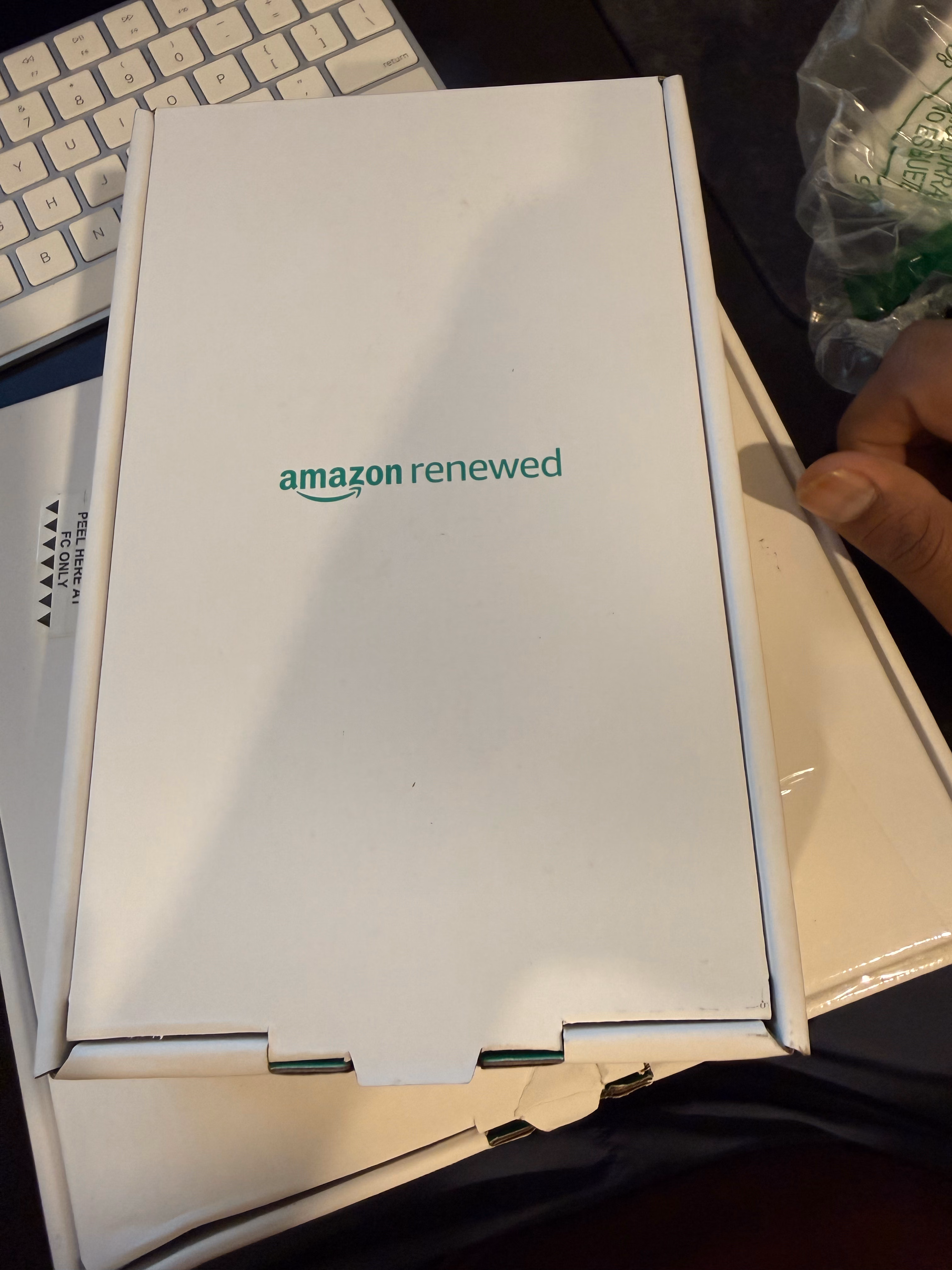 Apple Watch Ultra 2 [GPS + Cellular, 49mm] - Titanium Case With White Ocean Band, One Size (Amazon Renewed Premium) thumbnail 5