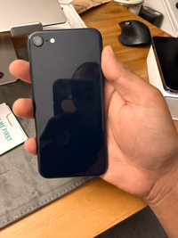 Apple iPhone SE 3rd Gen, 128GB, Midnight - Unlocked (Amazon Renewed Premium) thumbnail 2