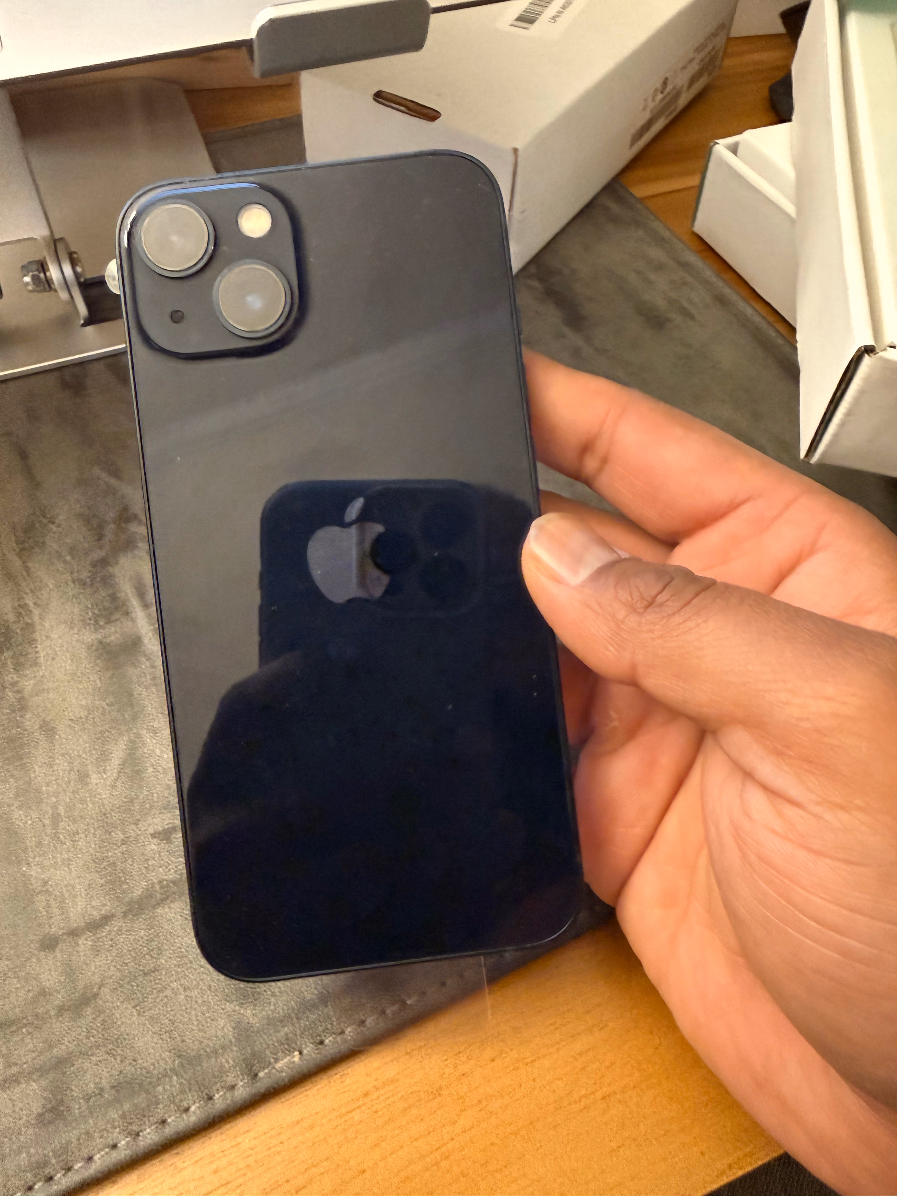 Apple iPhone (Amazon Renewed Premium) 13, 128GB, Midnight - Unlocked thumbnail 2