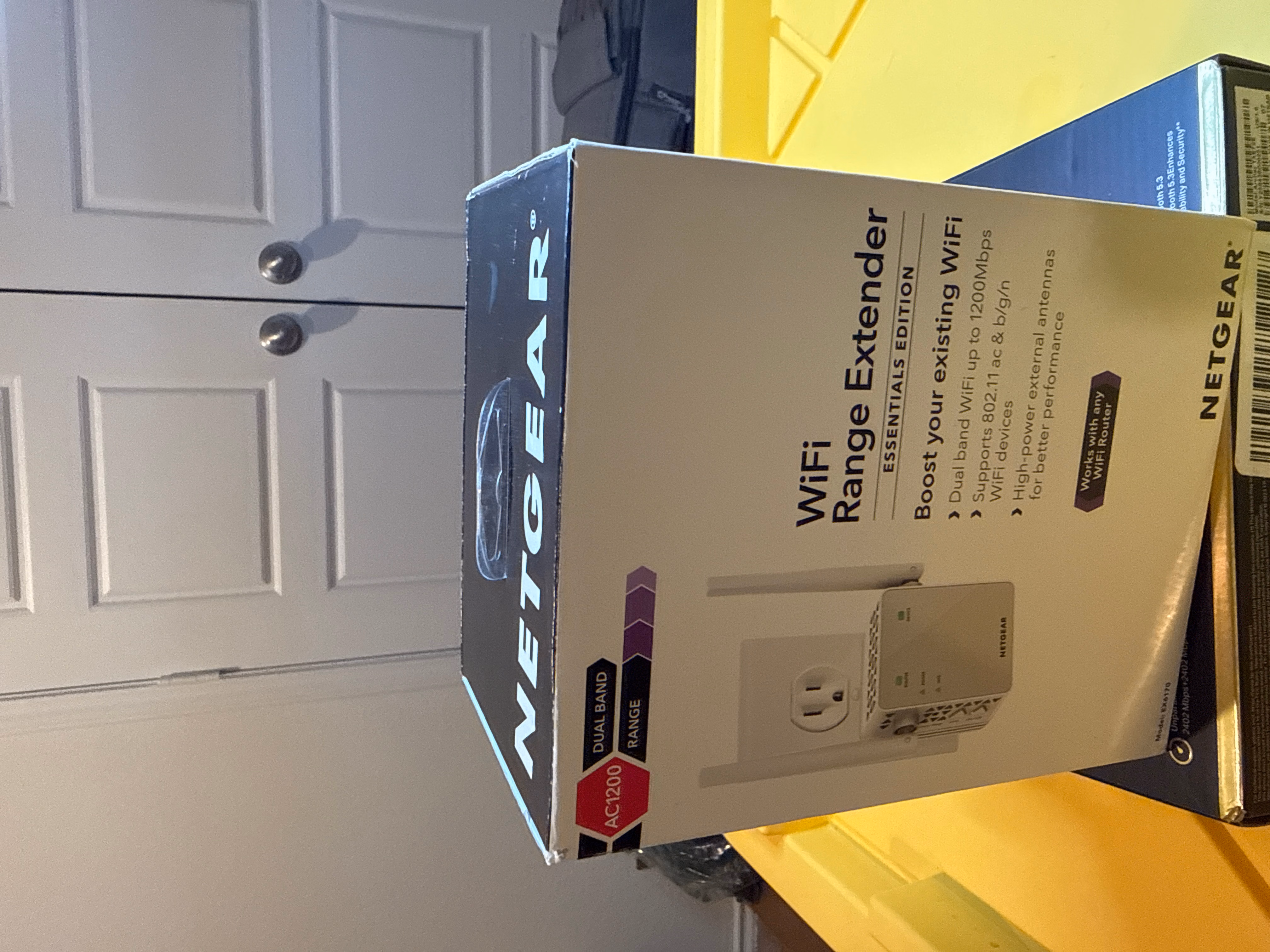 NETGEAR Dual-Band WiFi 5 Range Extender EX6170 White thumbnail 2