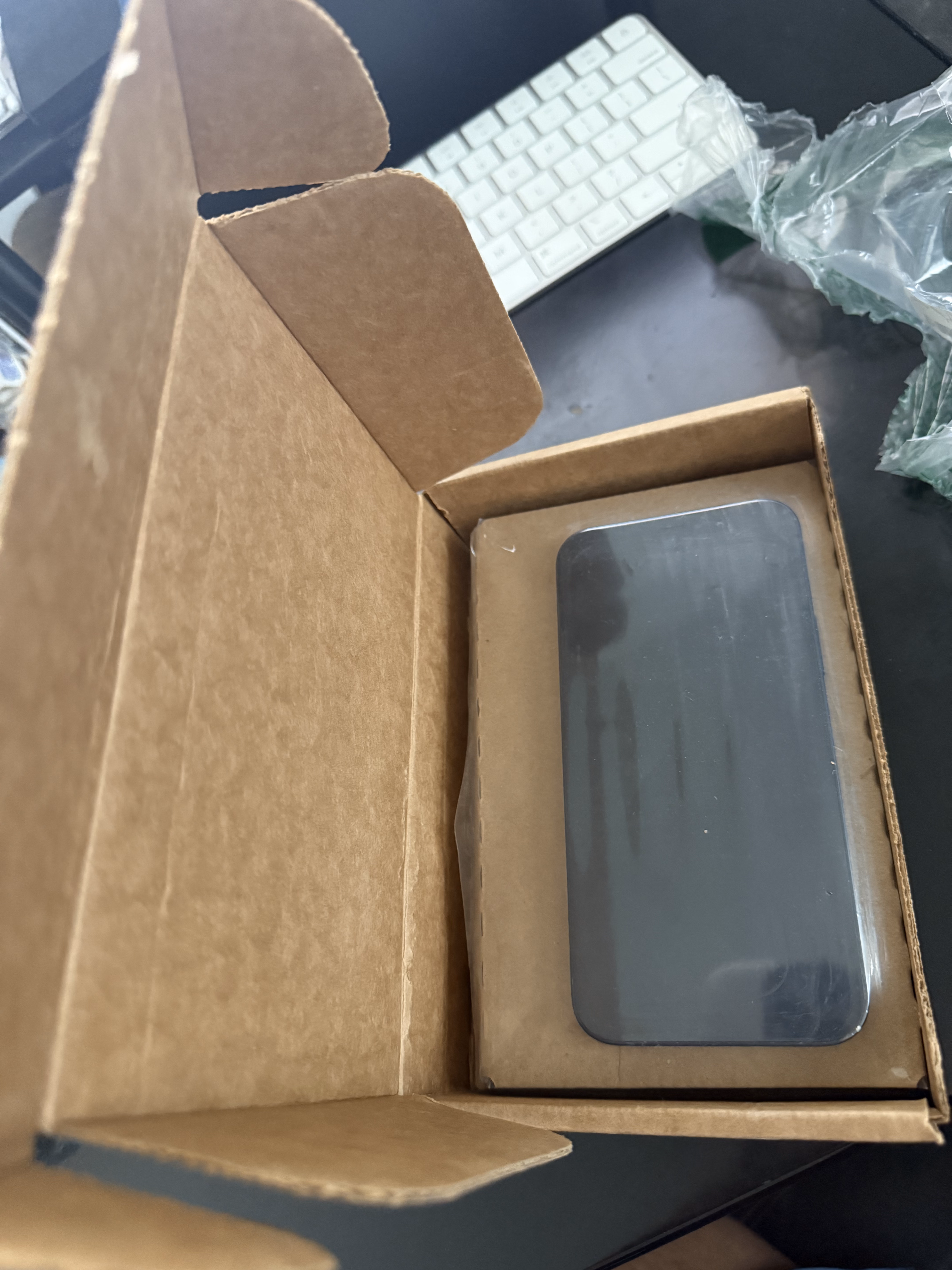 Apple iPhone 12, 128GB, Black - Fully Unlocked (Amazon Renewed) thumbnail 5